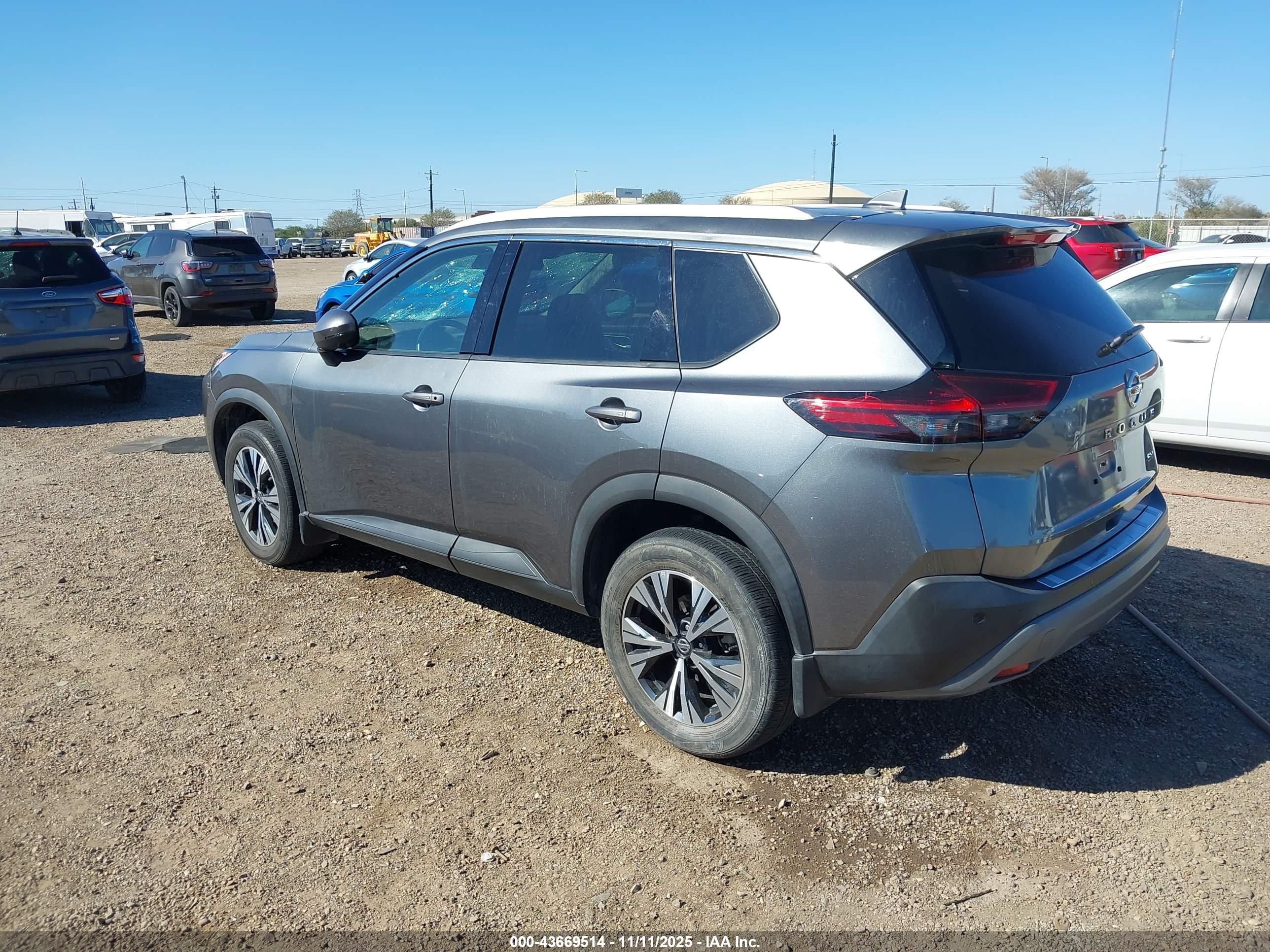 NISSAN ROGUE image 3