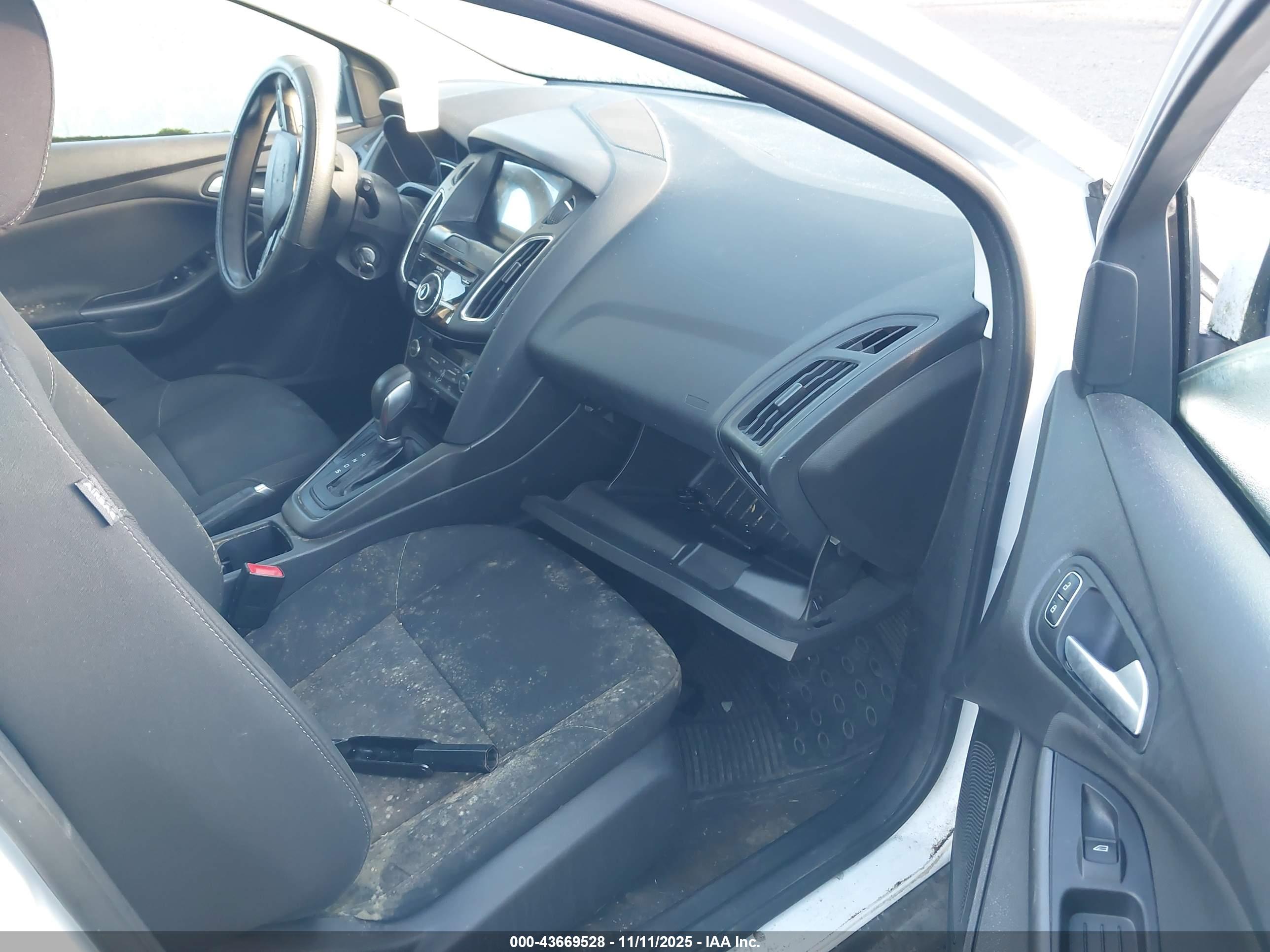 FORD FOCUS image 5