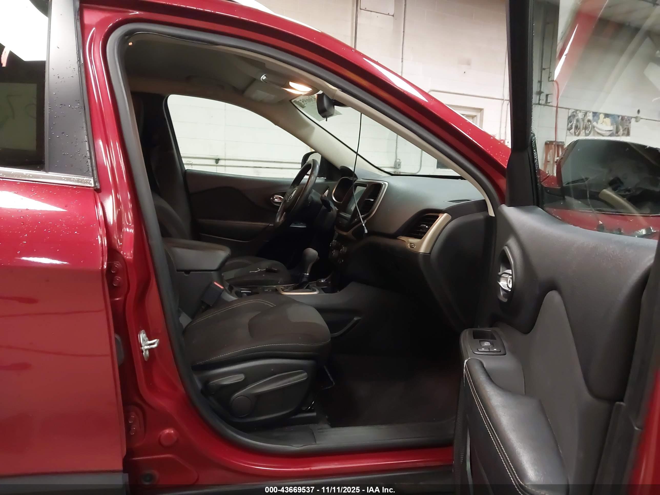 JEEP CHEROKEE image 5