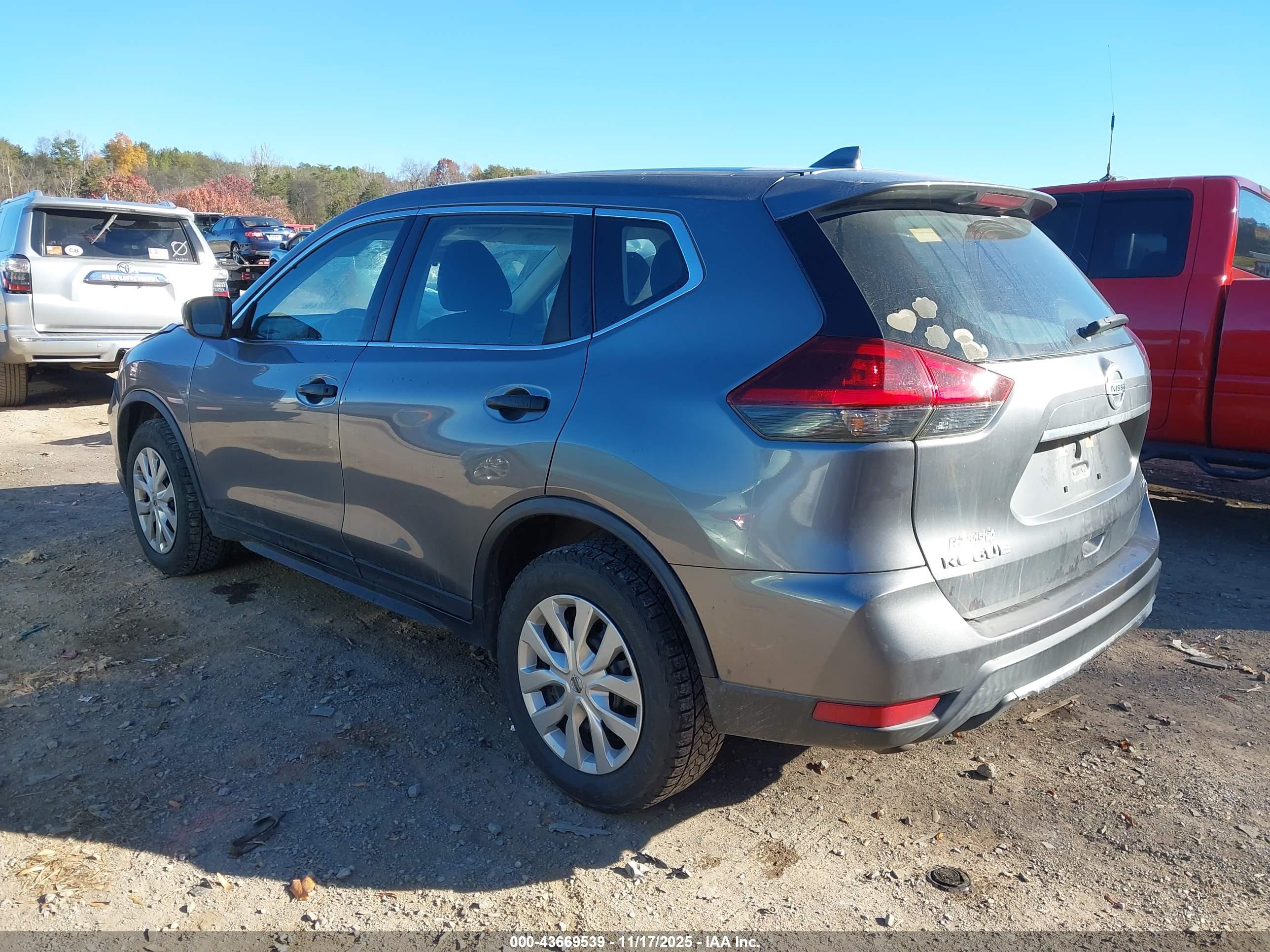 NISSAN ROGUE image 3