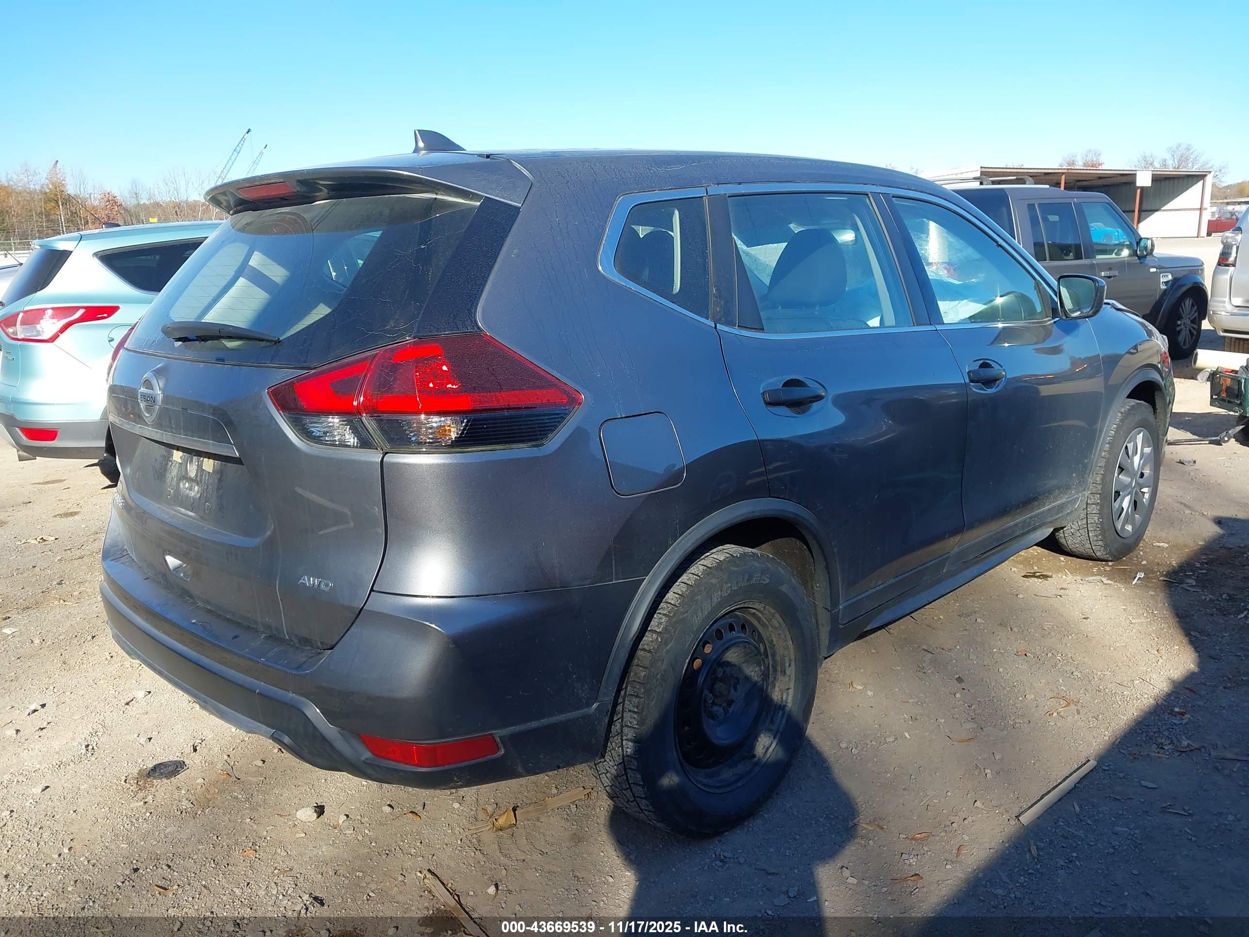 NISSAN ROGUE image 4