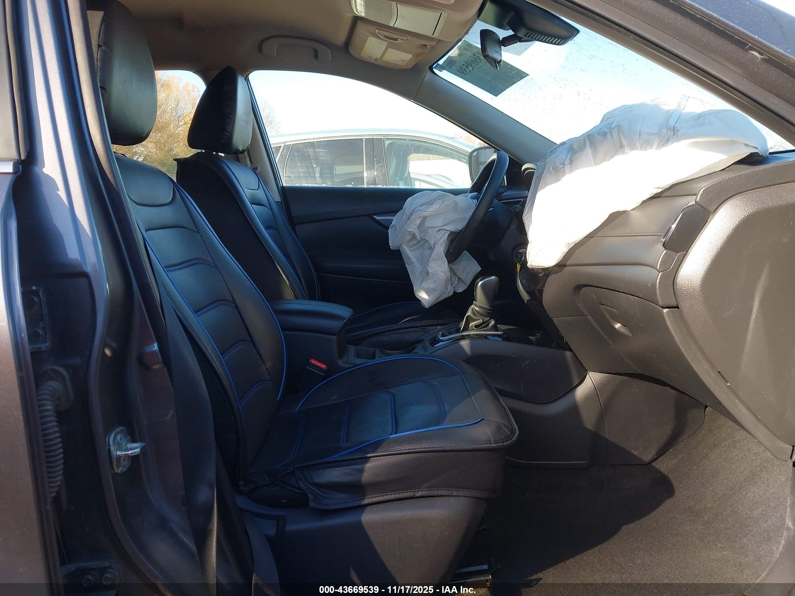 NISSAN ROGUE image 5