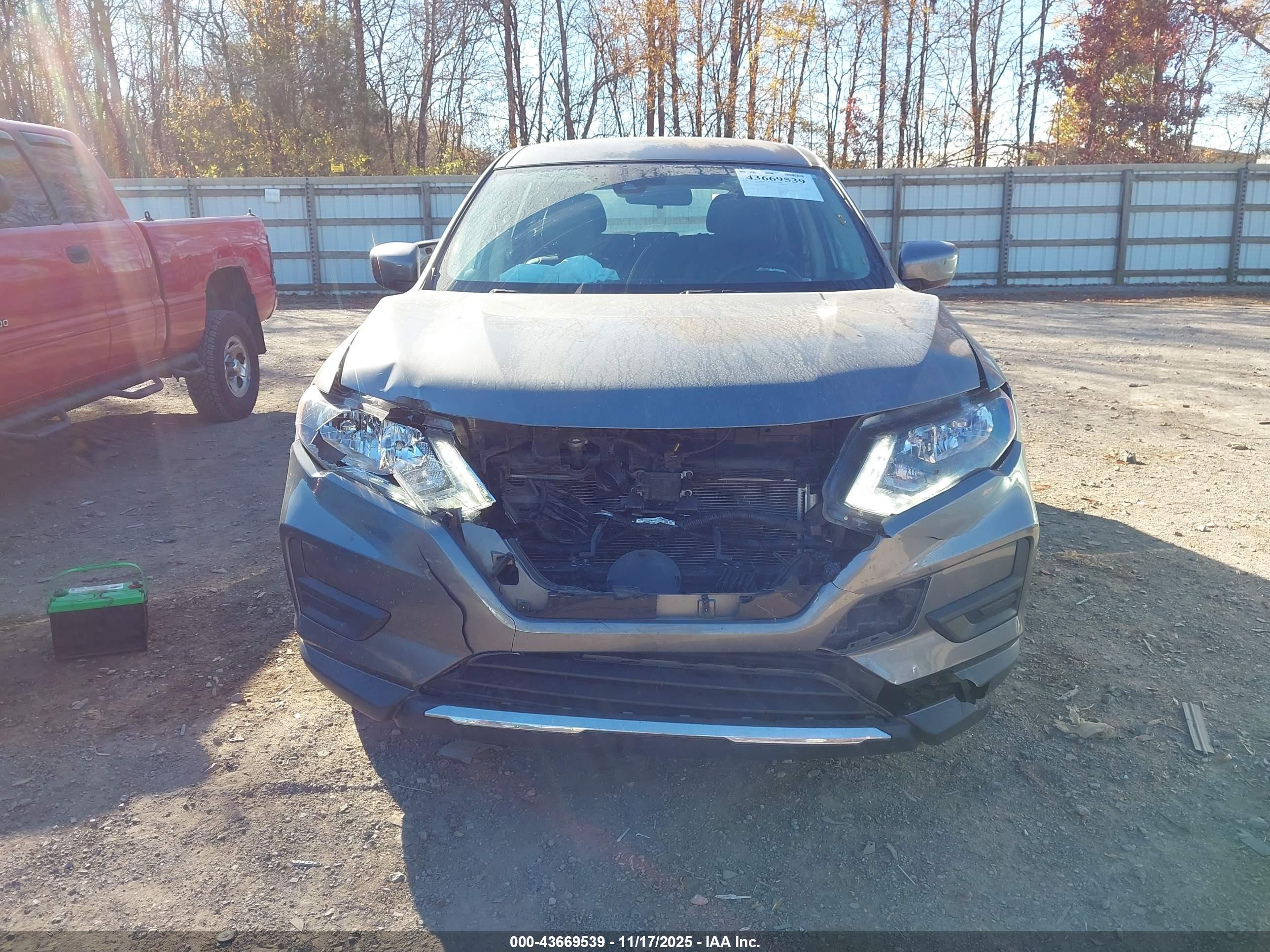 NISSAN ROGUE image 6