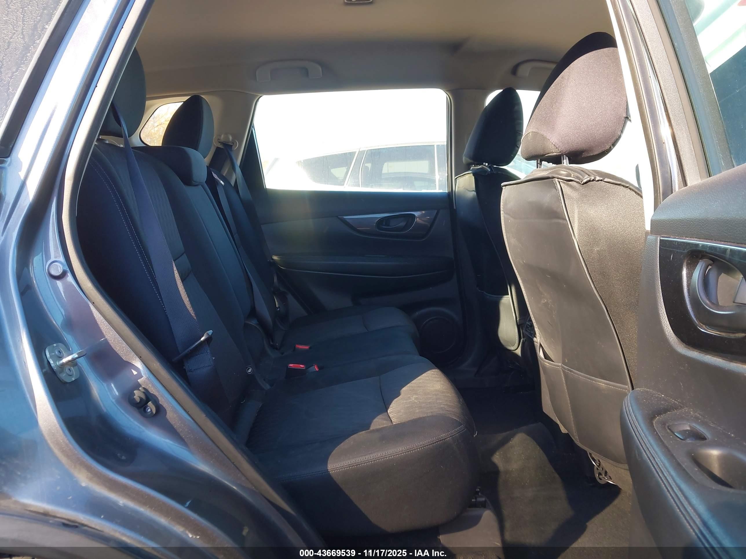 NISSAN ROGUE image 8