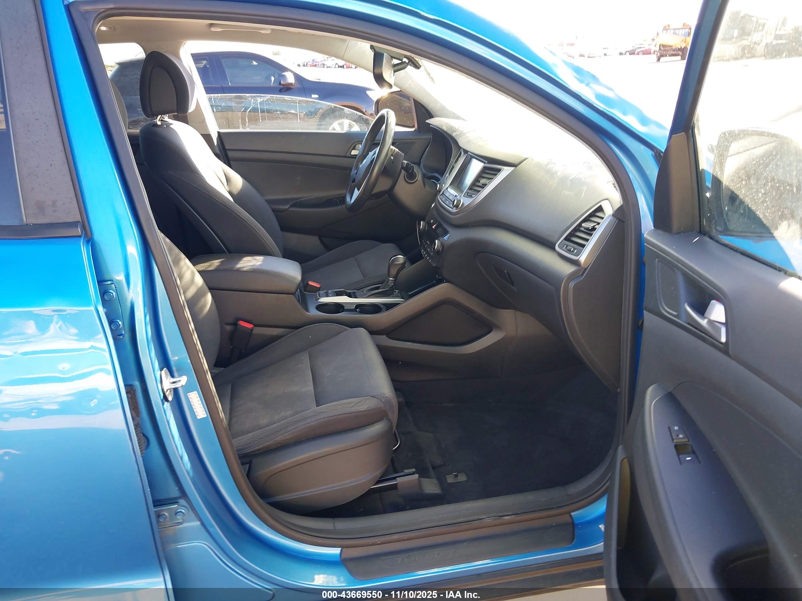 HYUNDAI TUCSON image 5