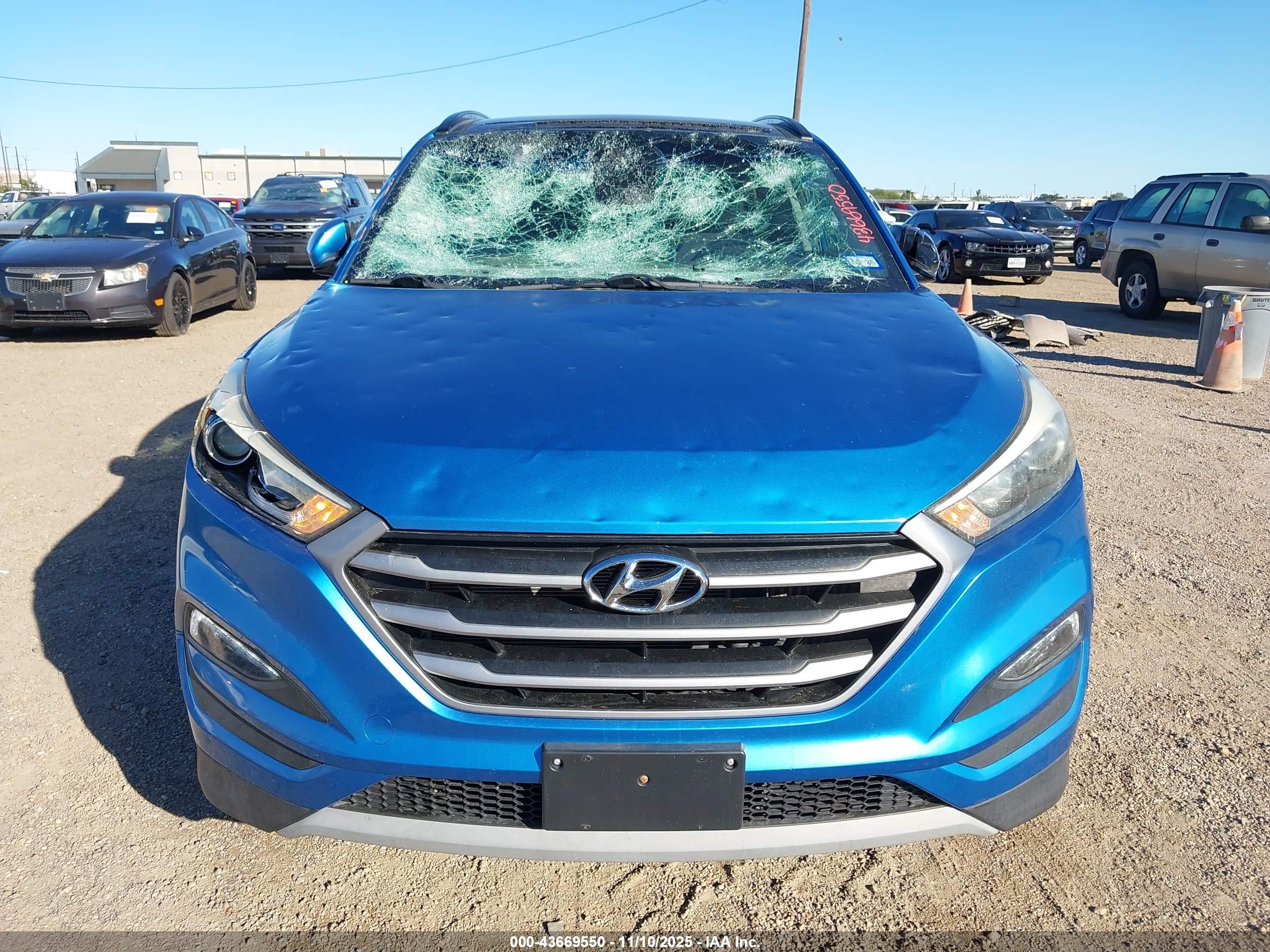 HYUNDAI TUCSON image 6
