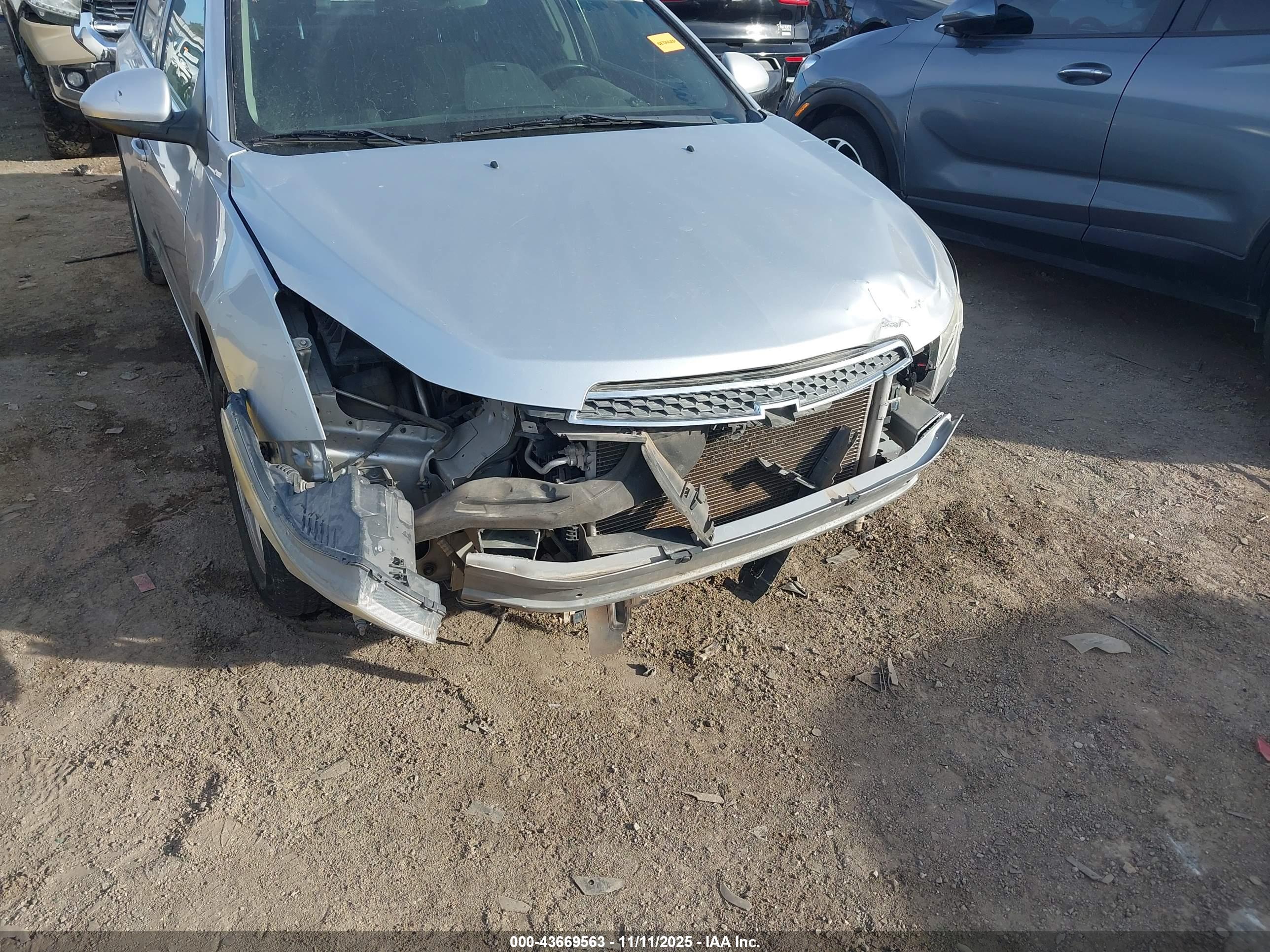 CHEVROLET CRUZE image 6