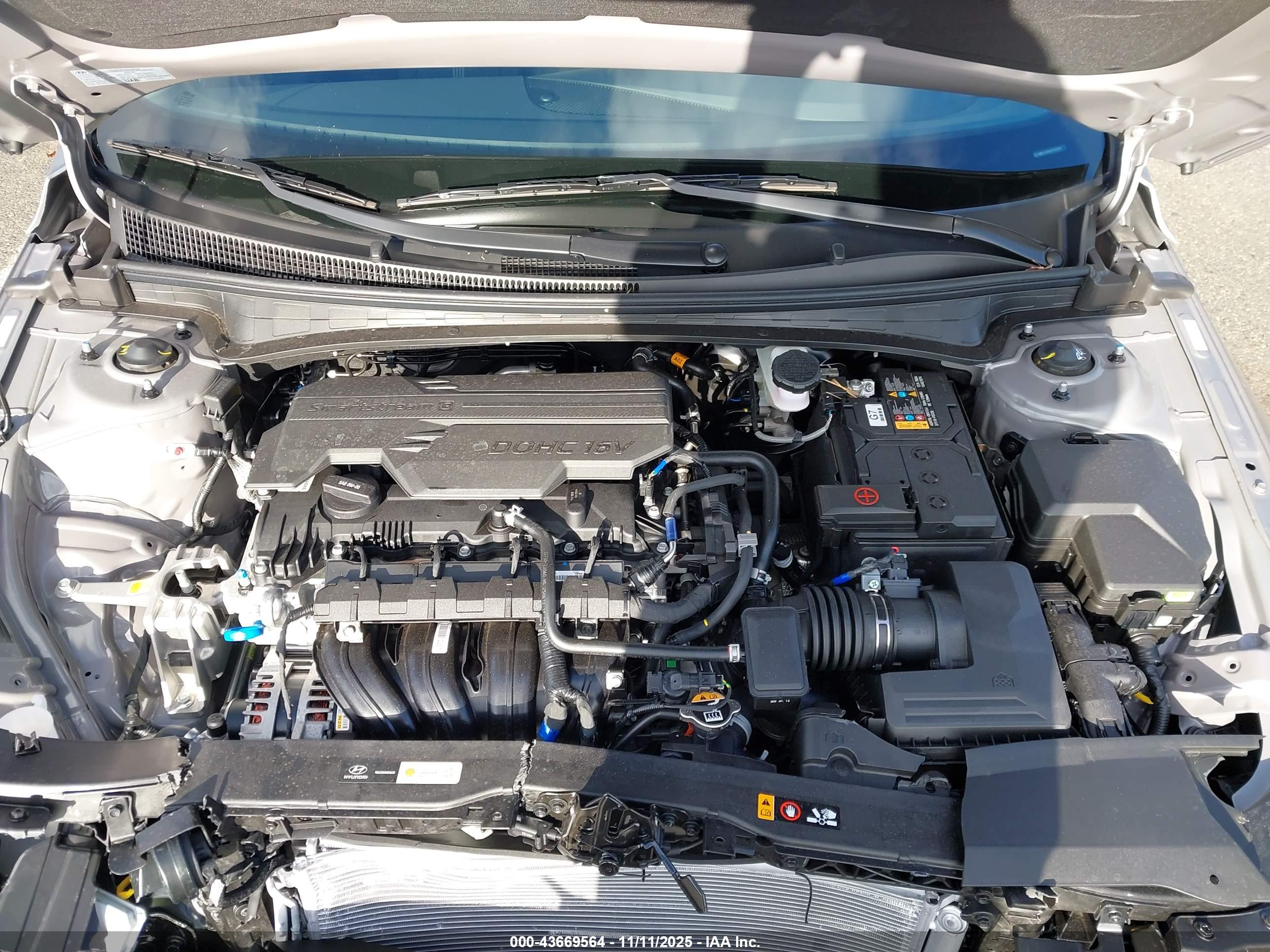 HYUNDAI ELANTRA image 10