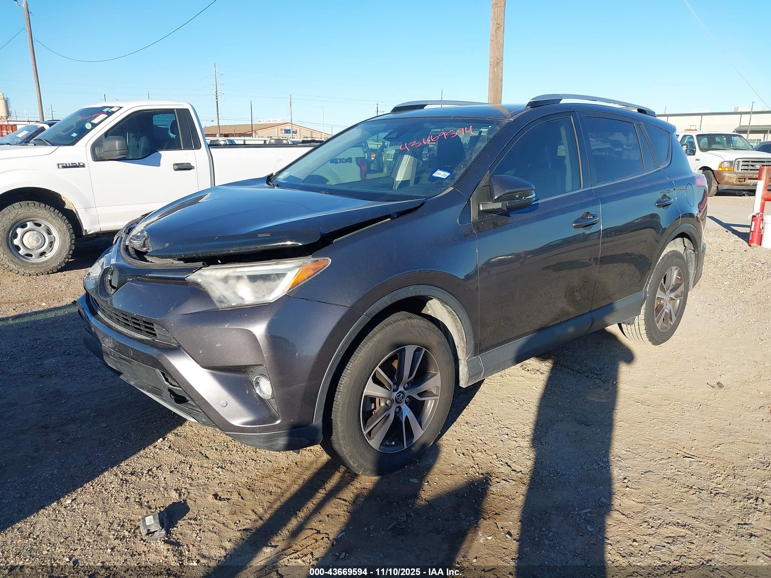 TOYOTA RAV4 image 2