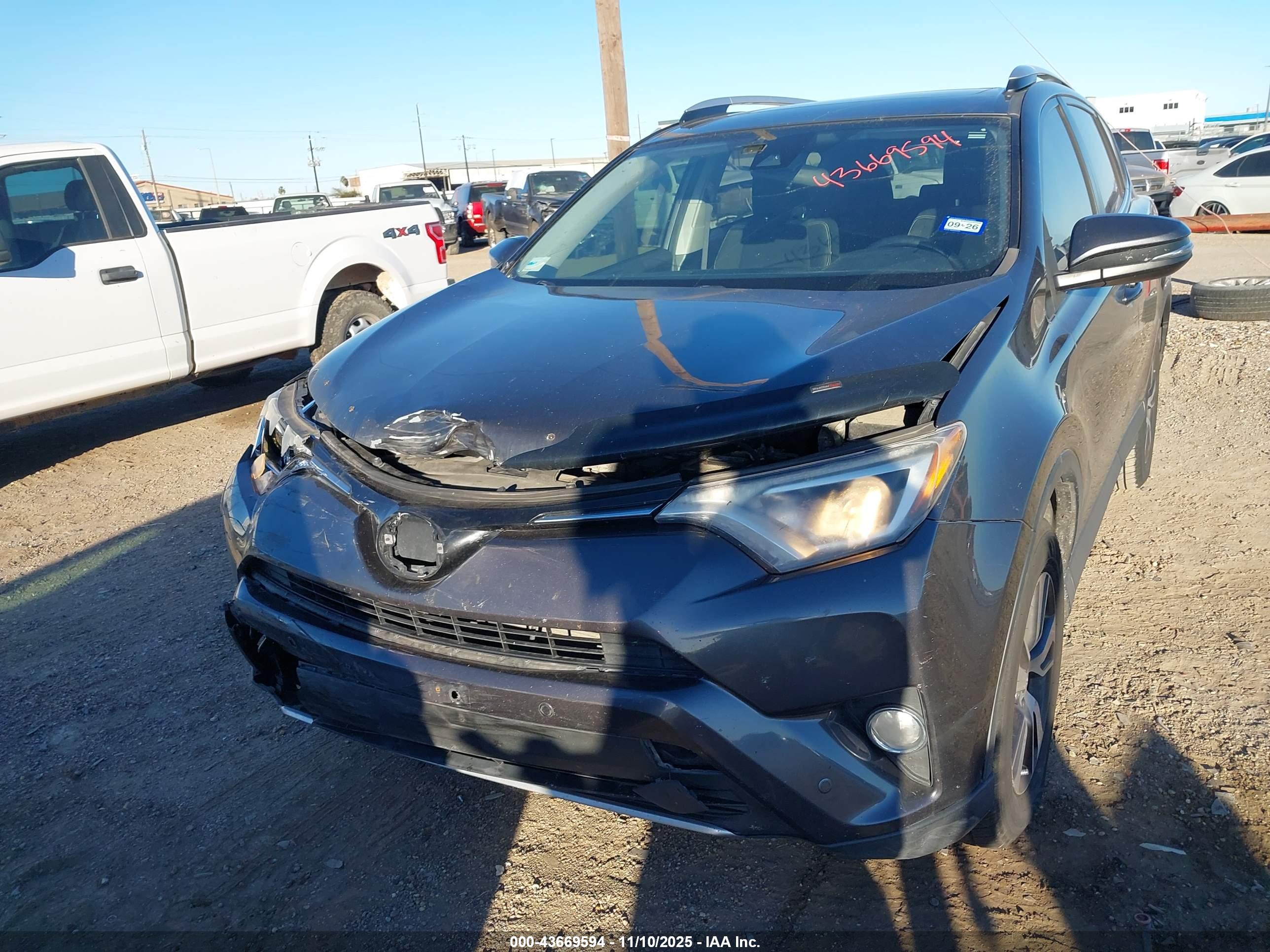 TOYOTA RAV4 image 6
