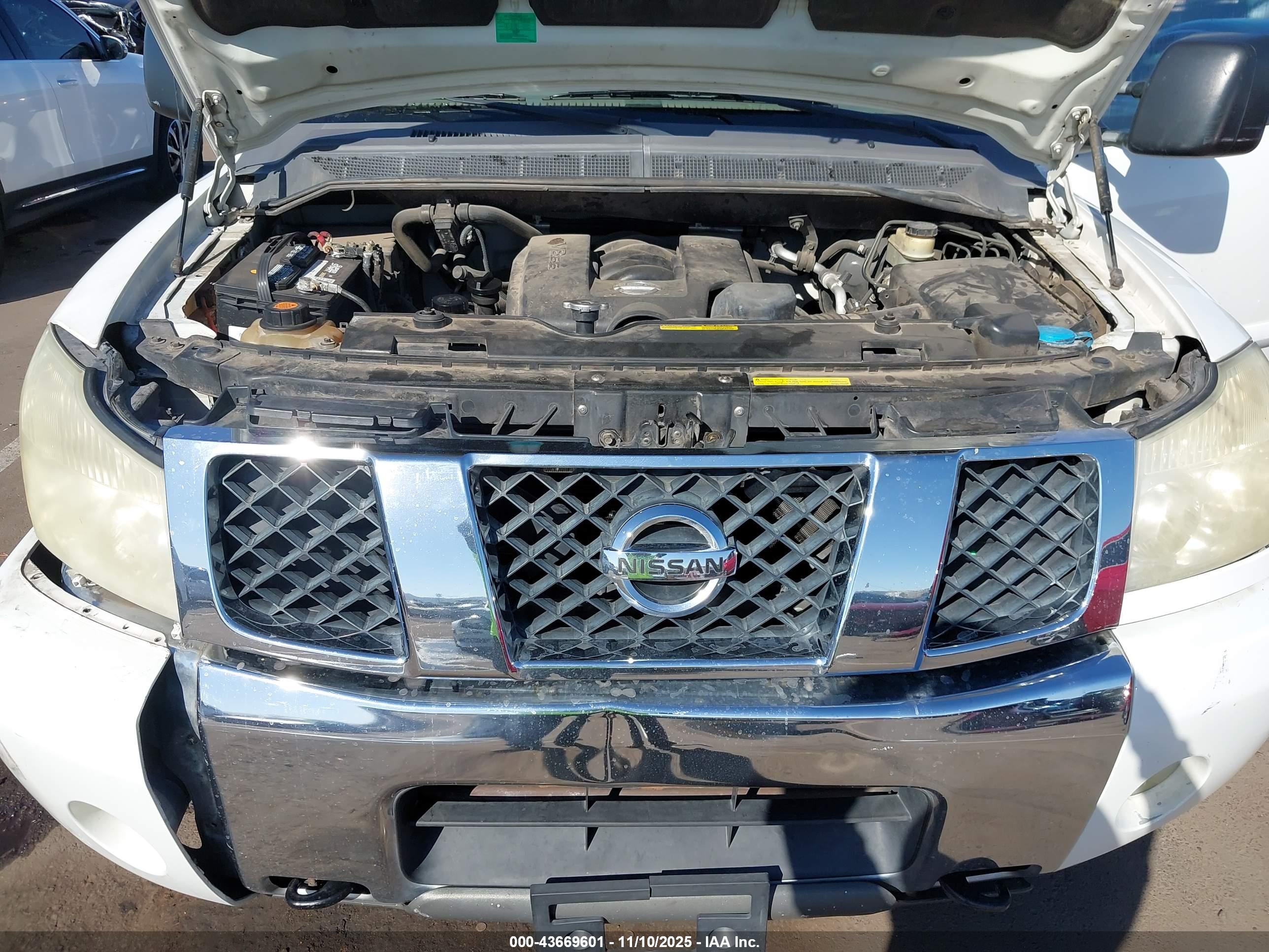 NISSAN TITAN image 10