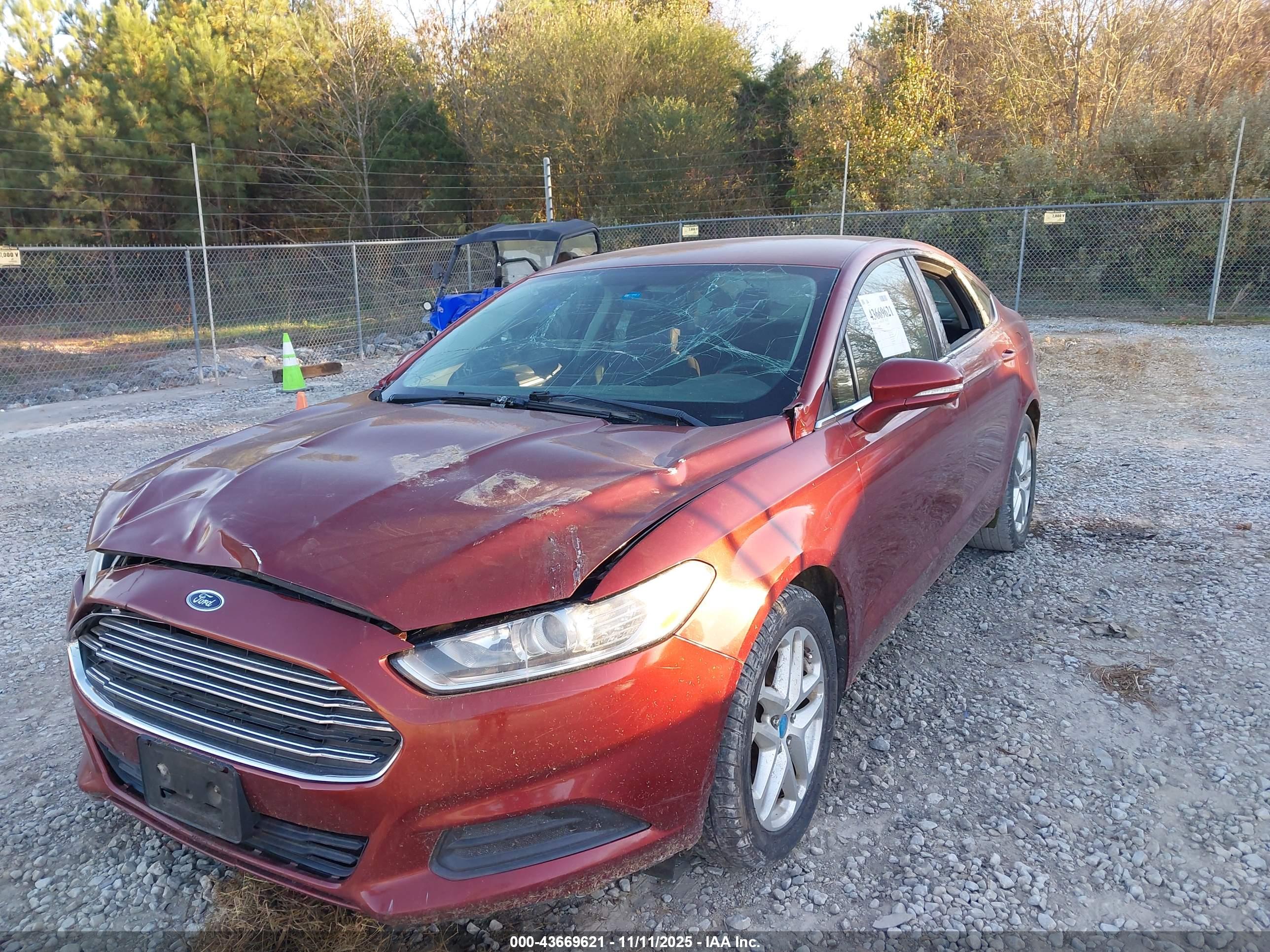 FORD FUSION image 6