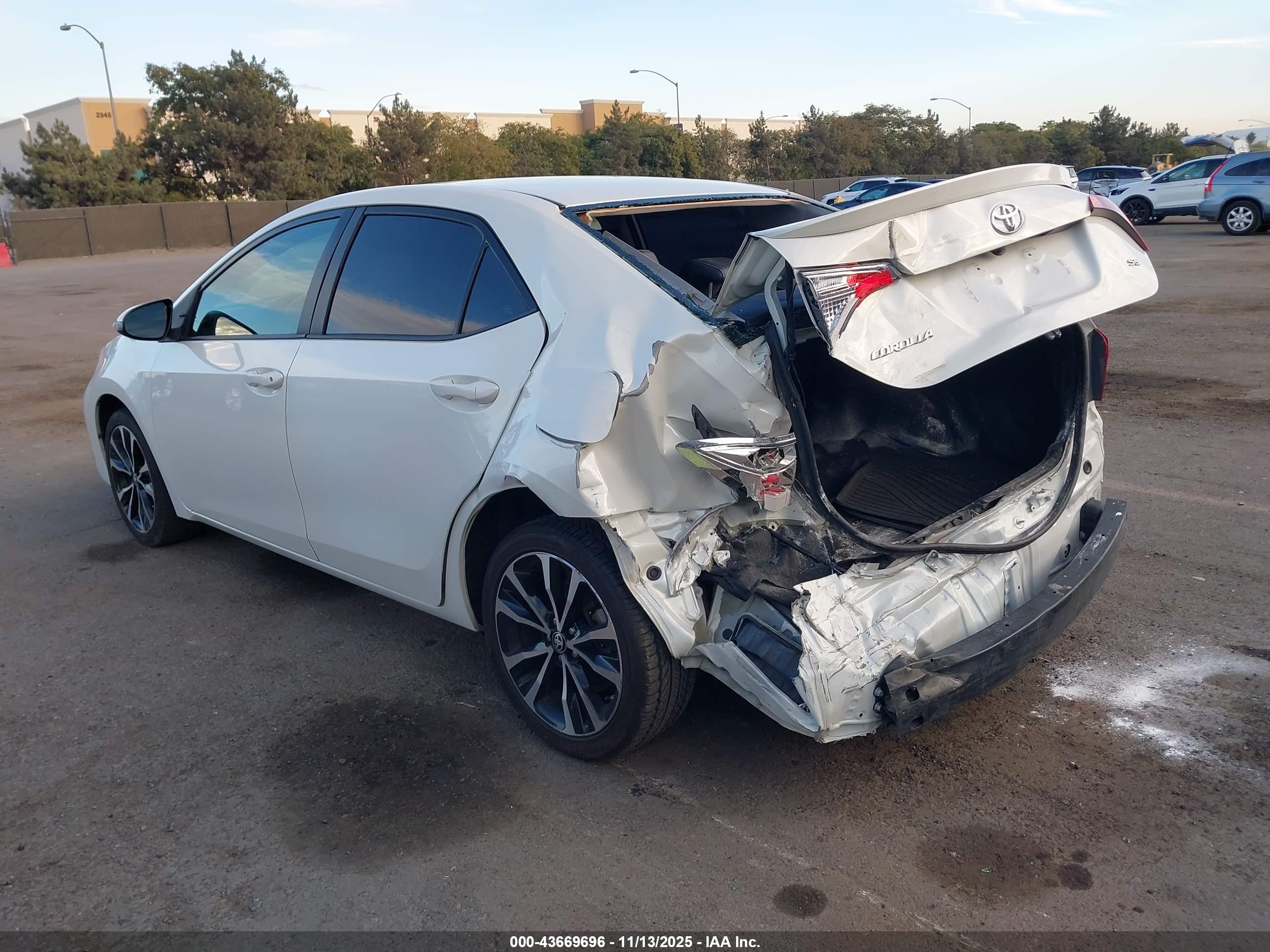 TOYOTA COROLLA image 3