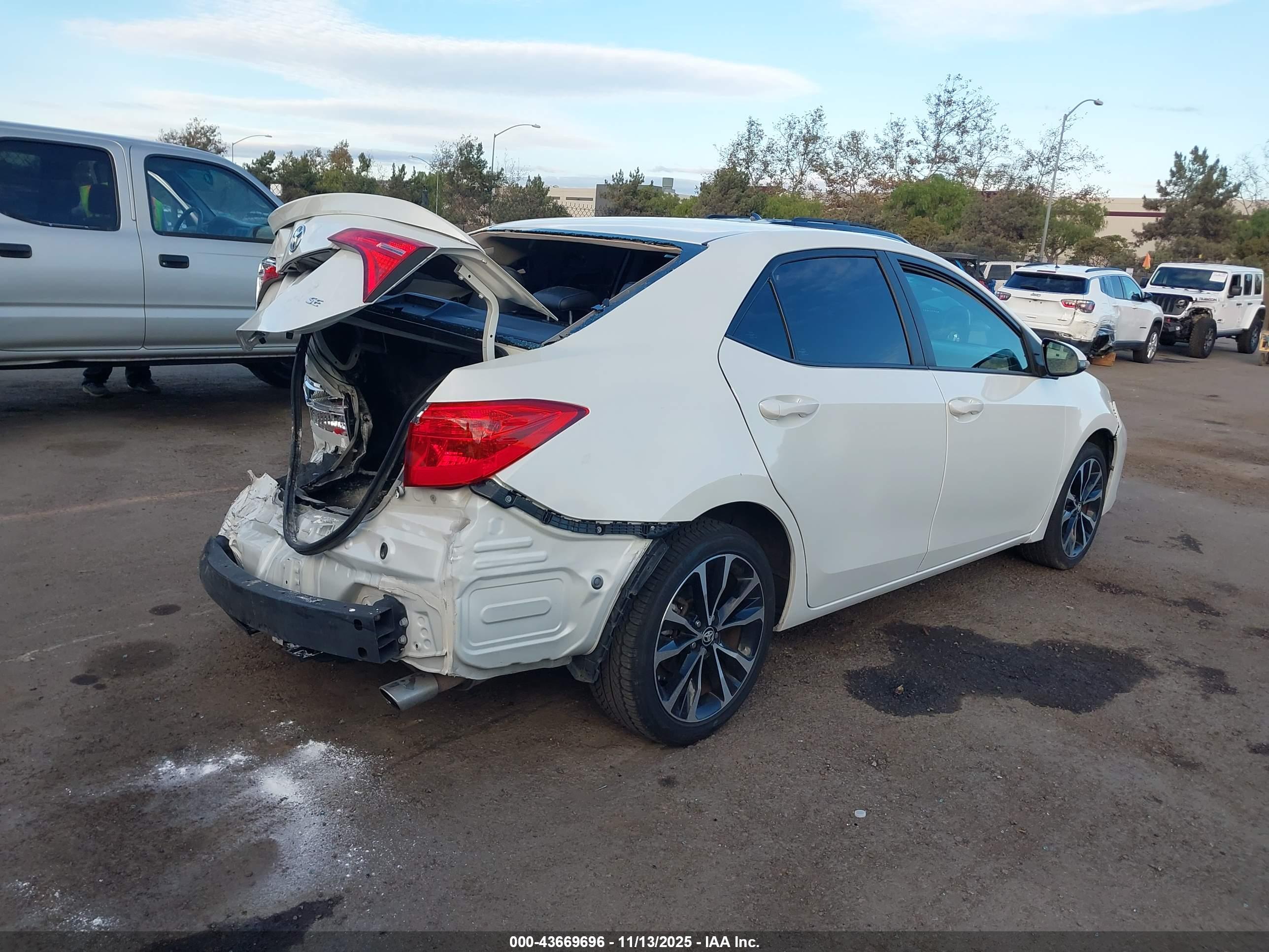 TOYOTA COROLLA image 4
