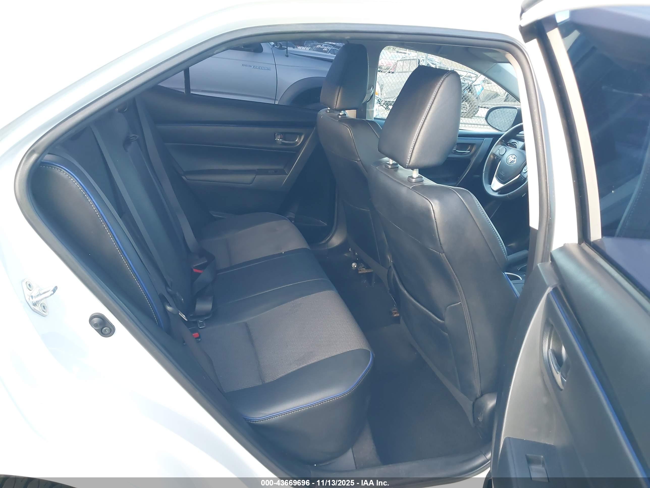 TOYOTA COROLLA image 8