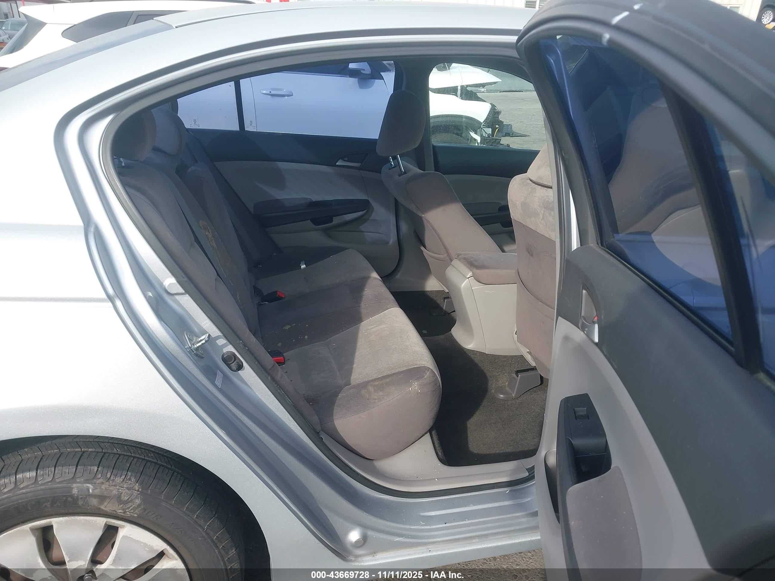 HONDA ACCORD image 8