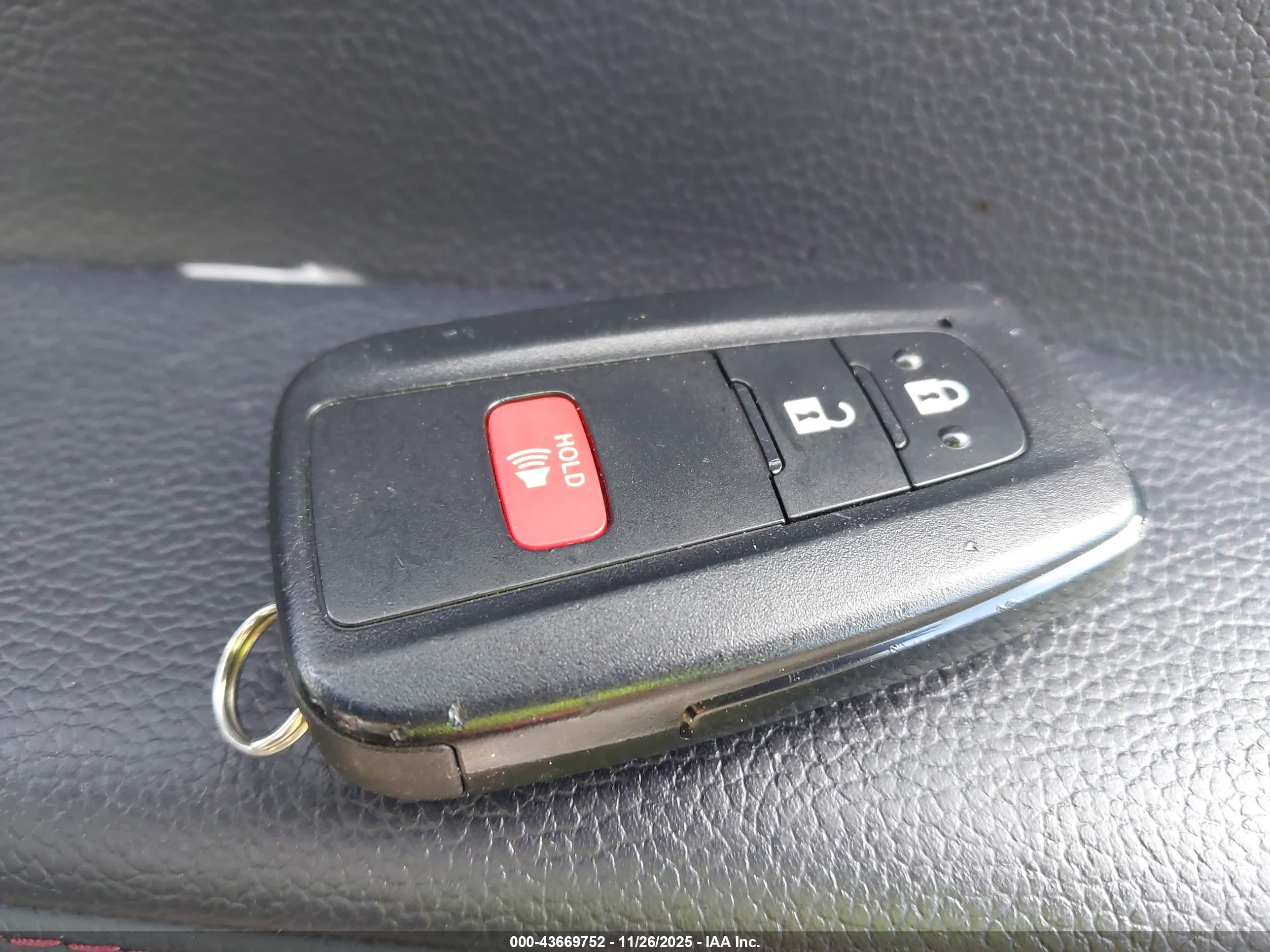 TOYOTA 4RUNNER image 11