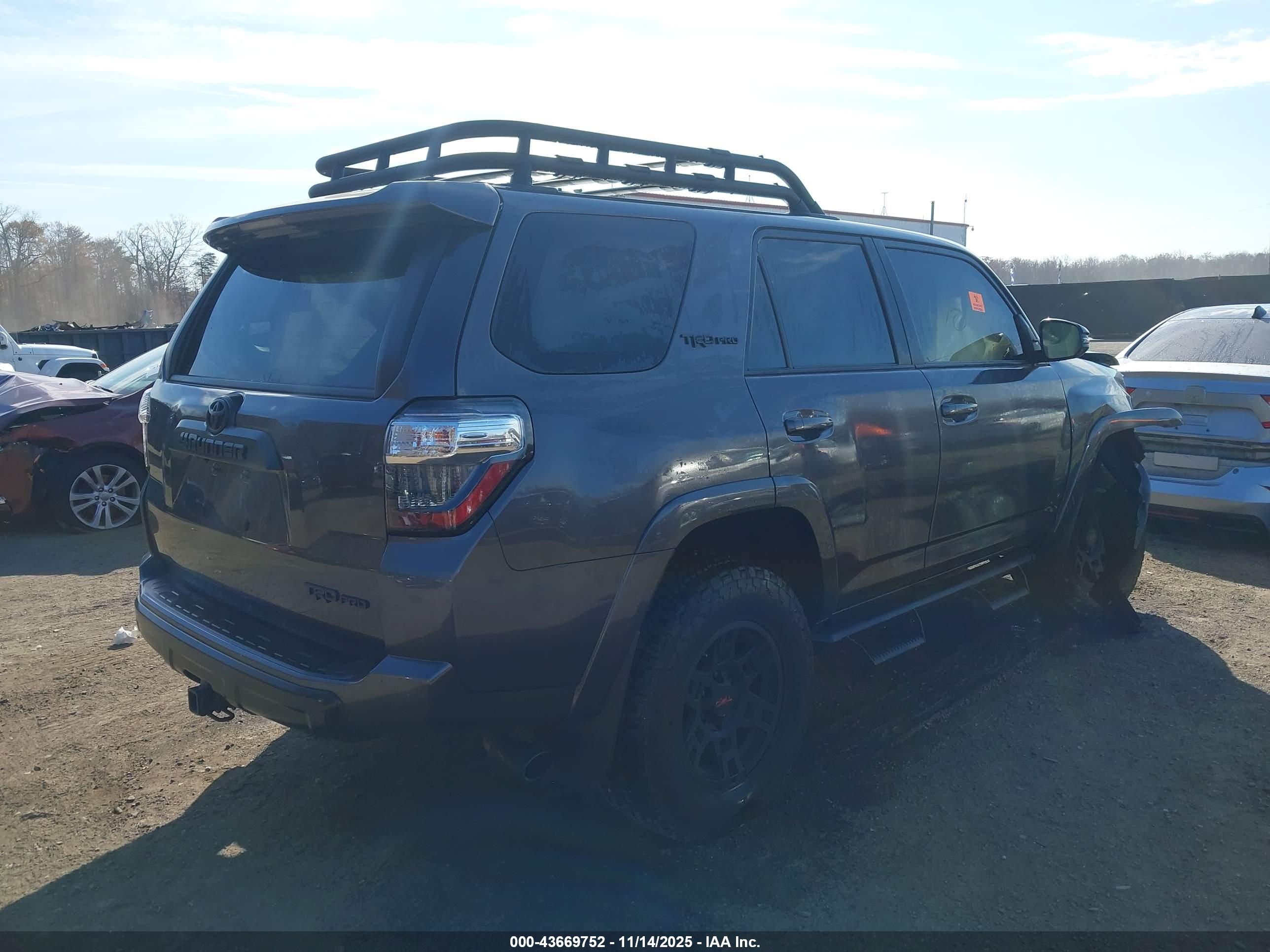 TOYOTA 4RUNNER image 4