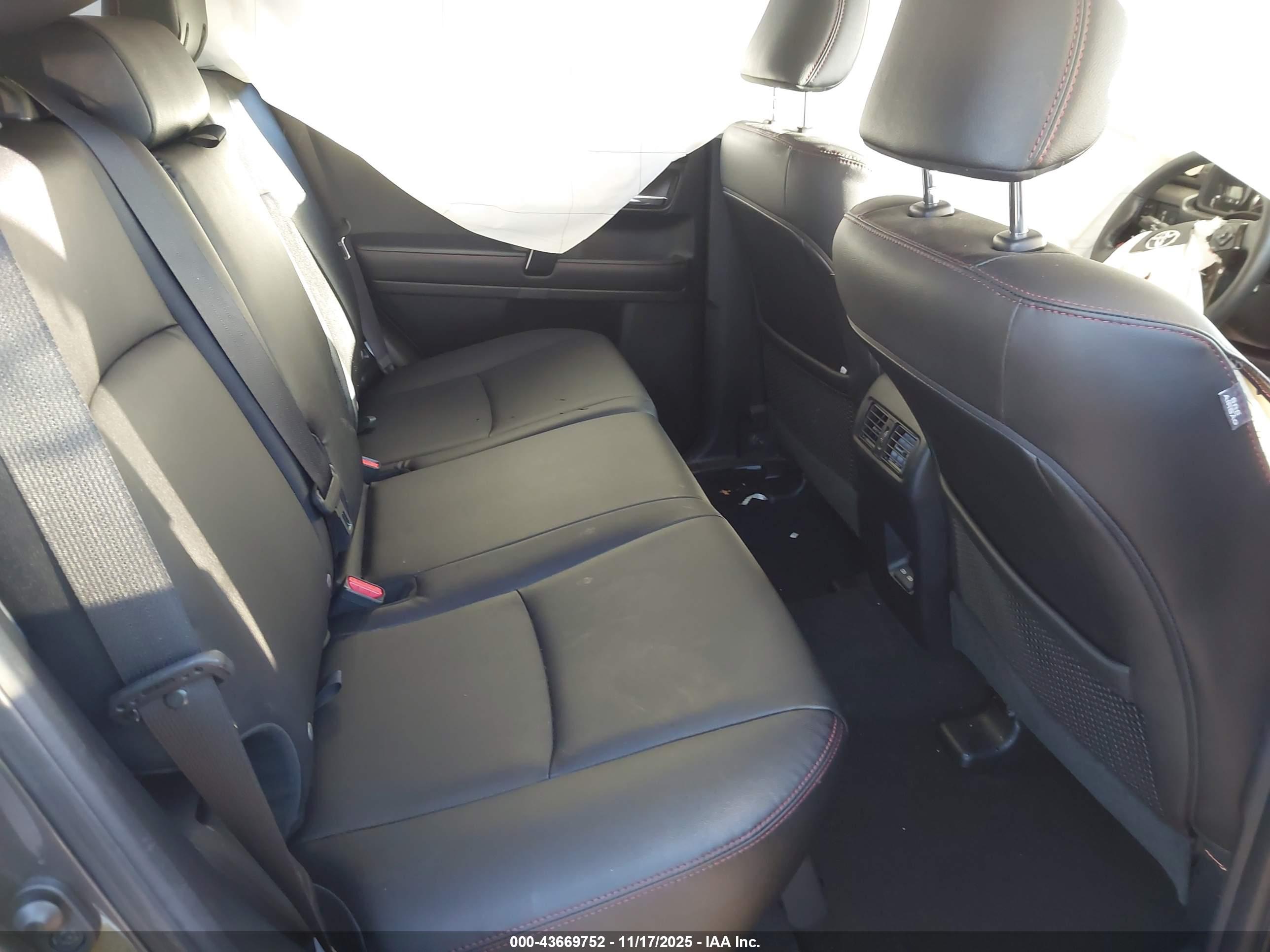 TOYOTA 4RUNNER image 8