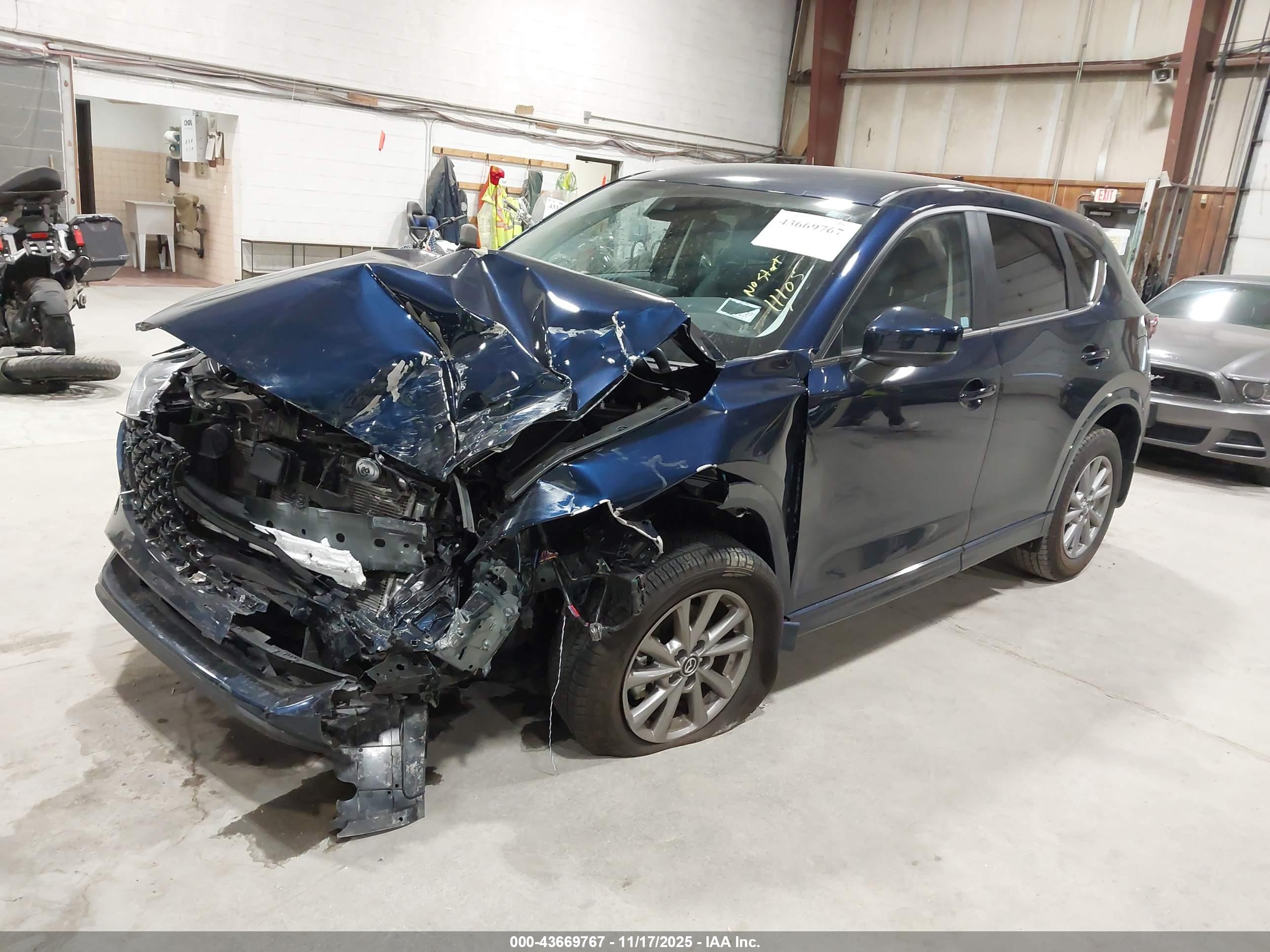 MAZDA CX-5 image 2