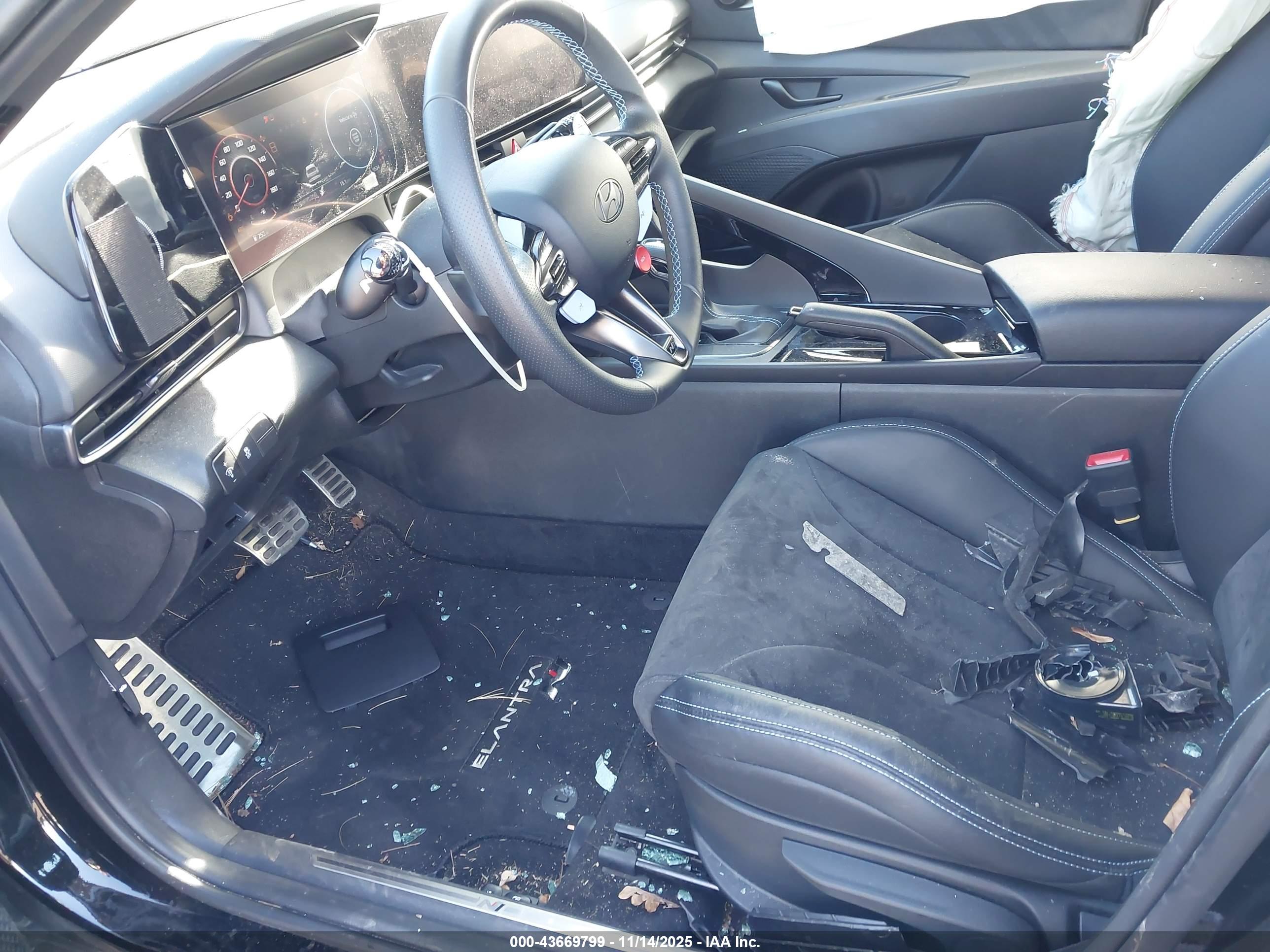 HYUNDAI ELANTRA image 5