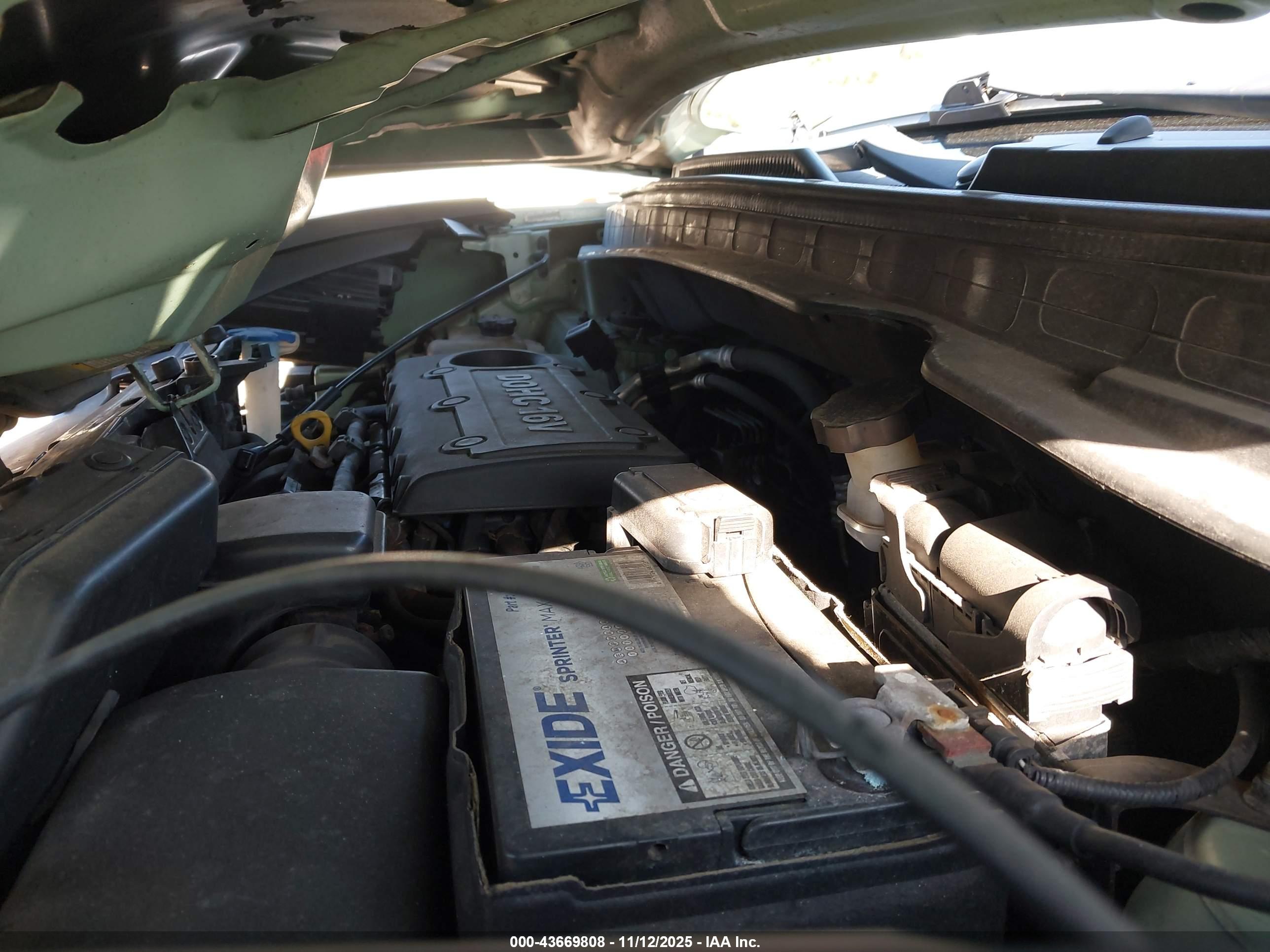 HYUNDAI TUCSON image 10