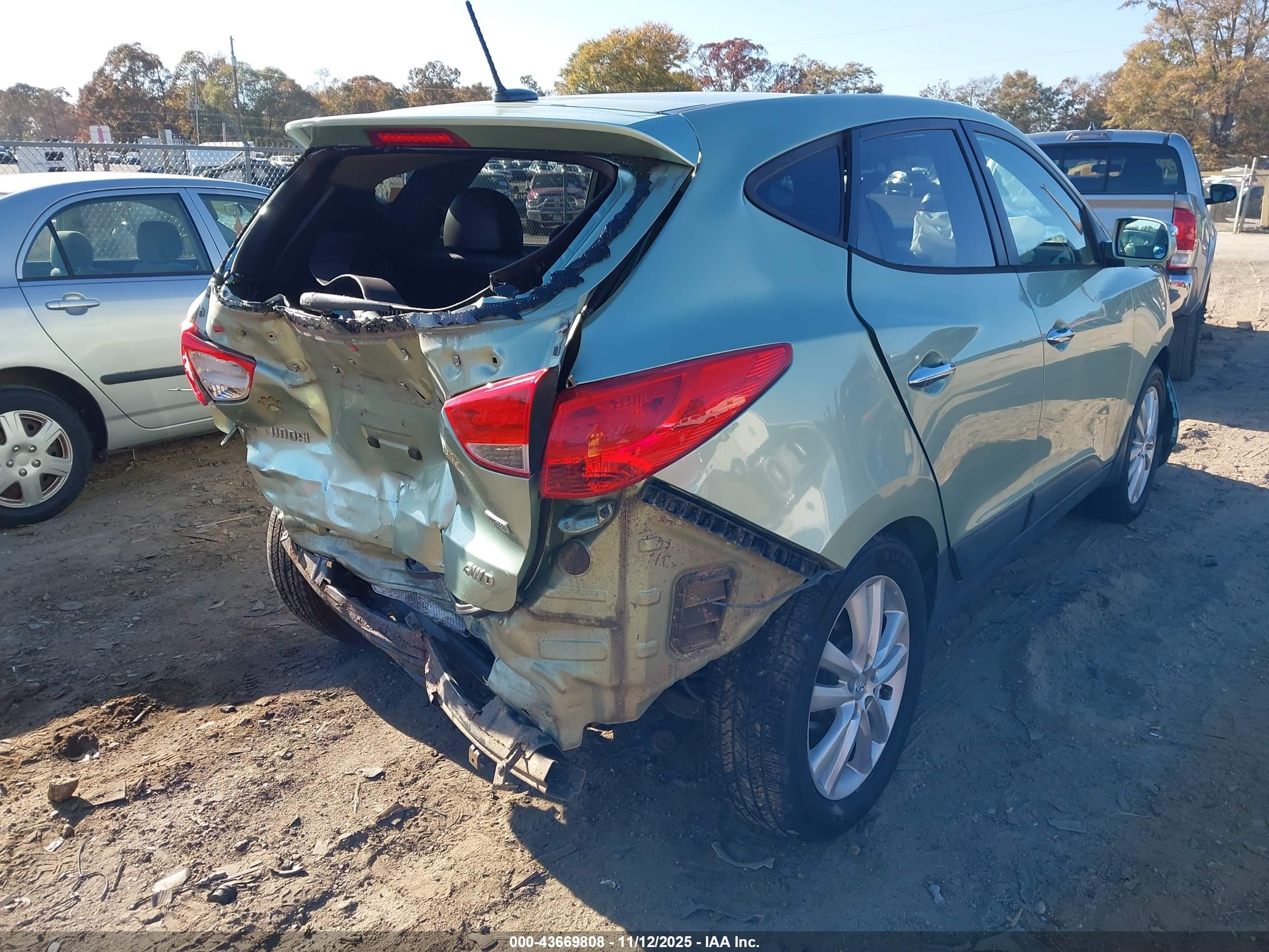 HYUNDAI TUCSON image 4