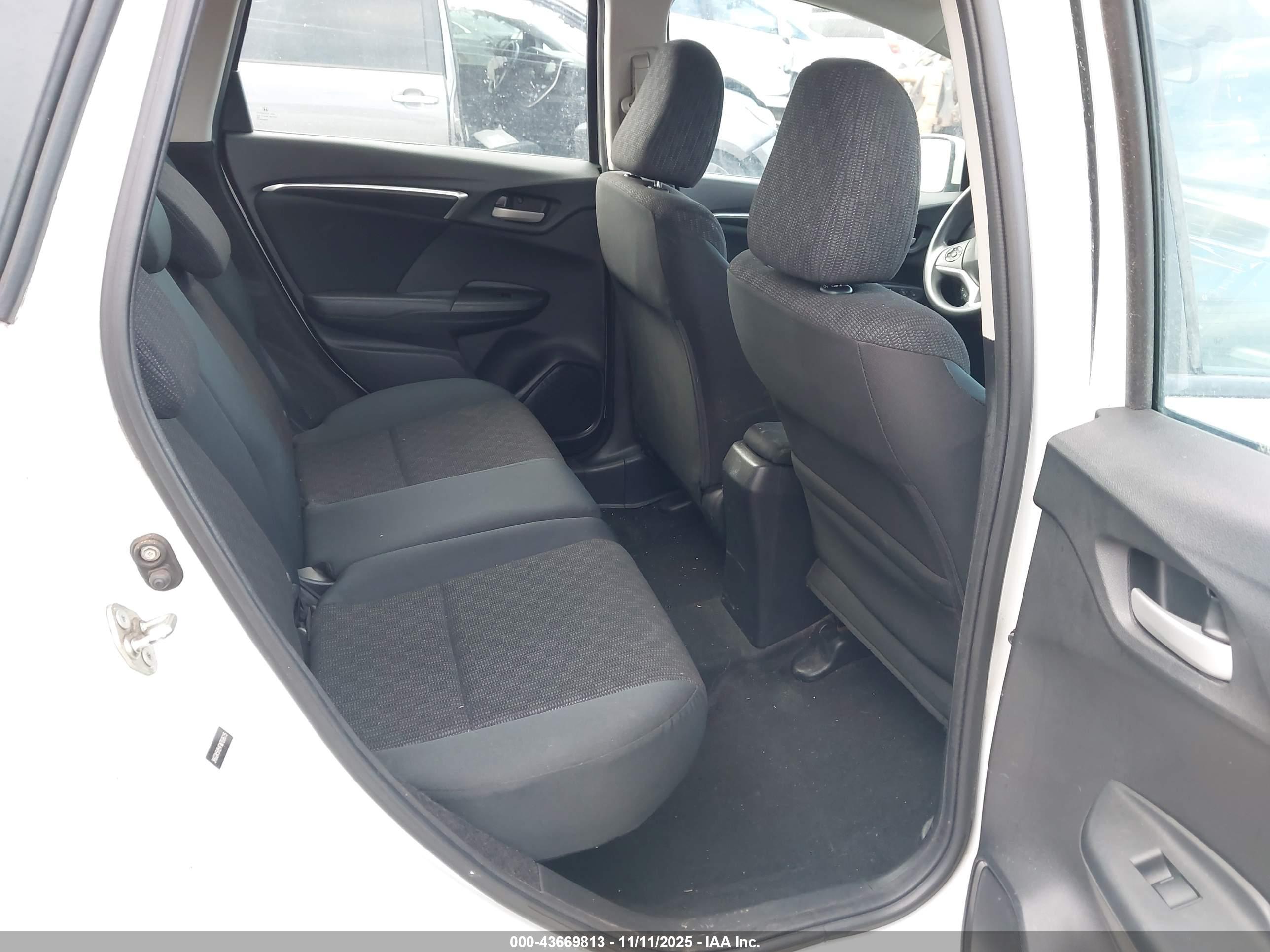 HONDA FIT image 8