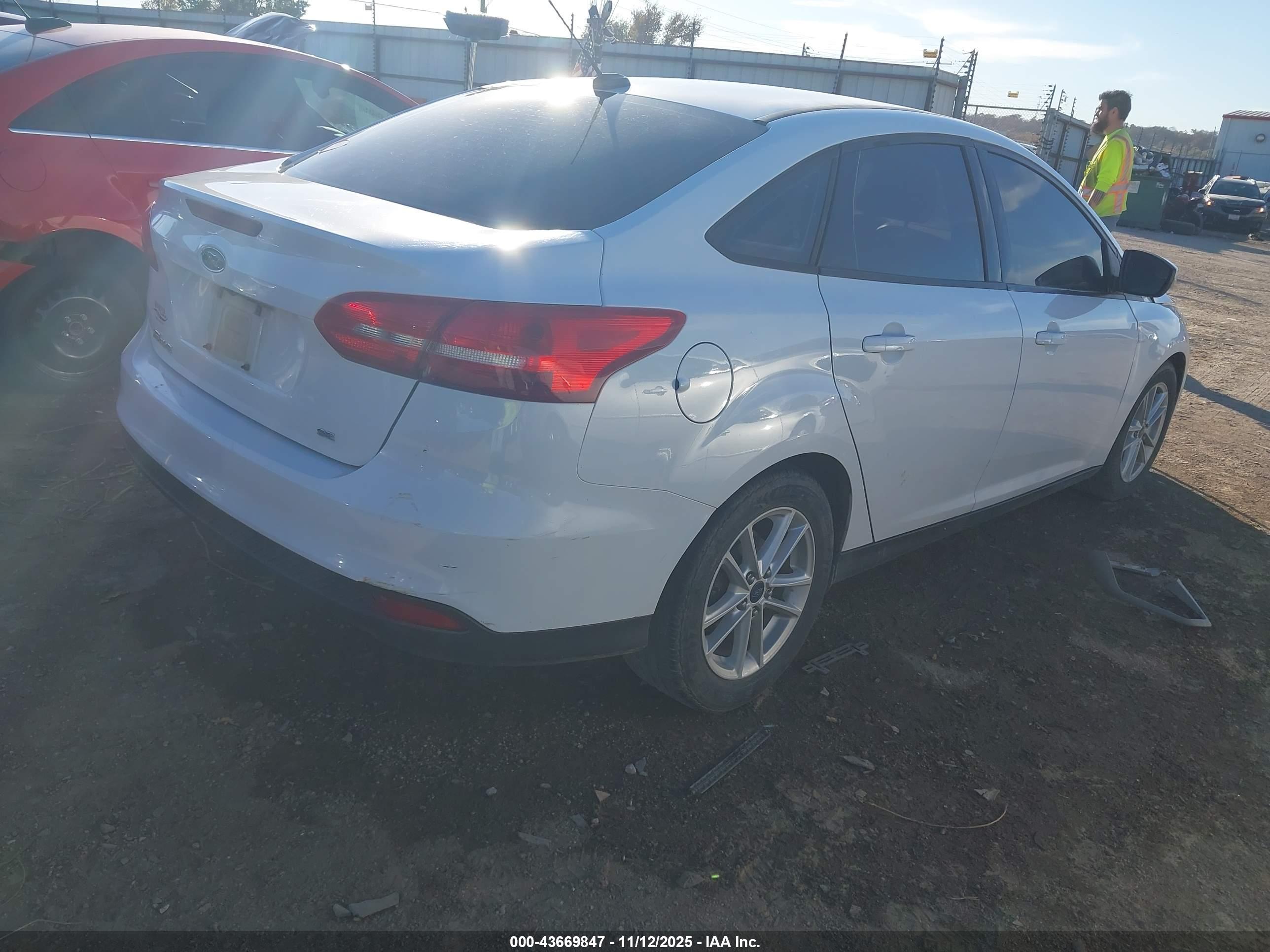FORD FOCUS image 4