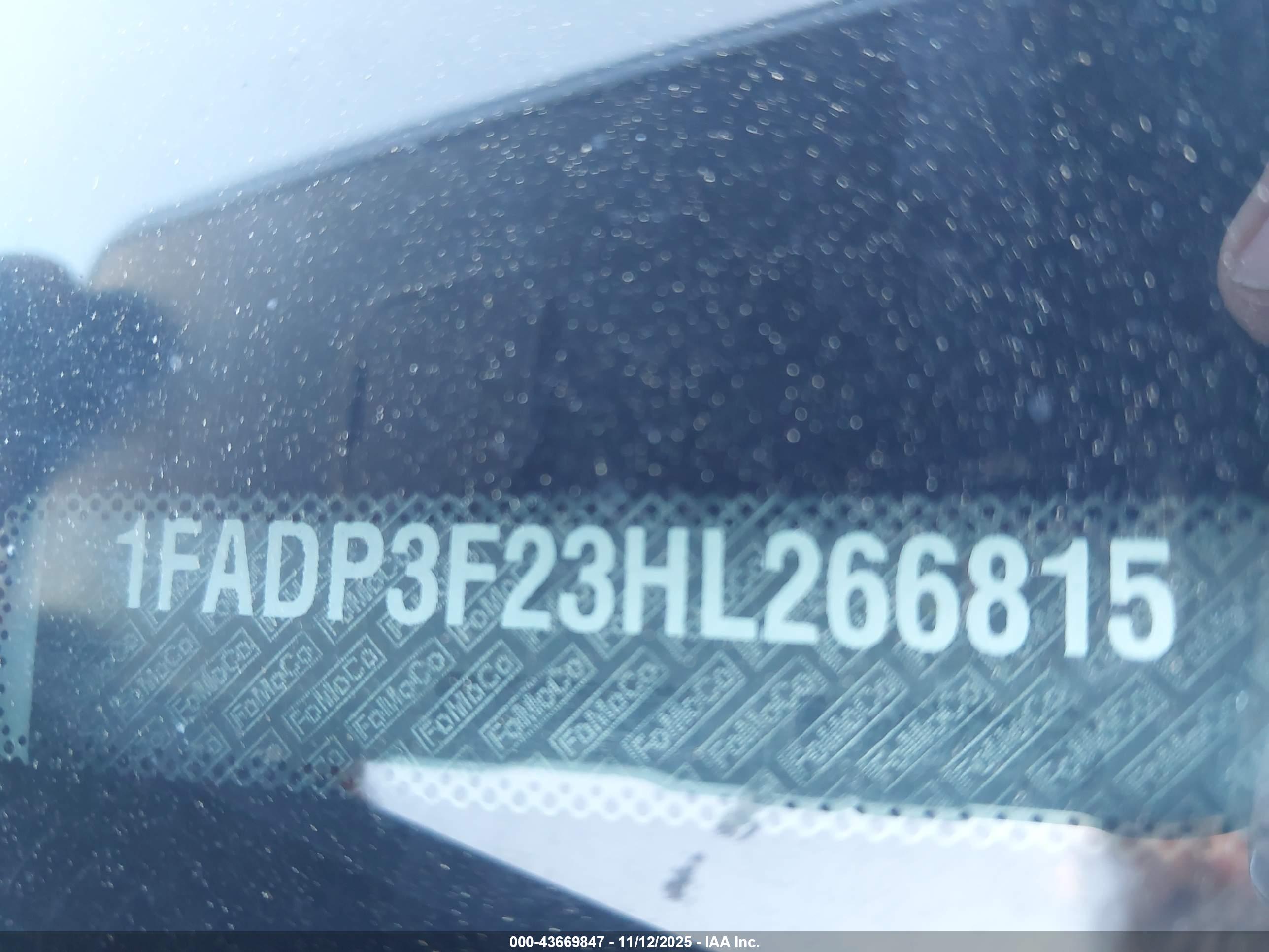 FORD FOCUS image 9