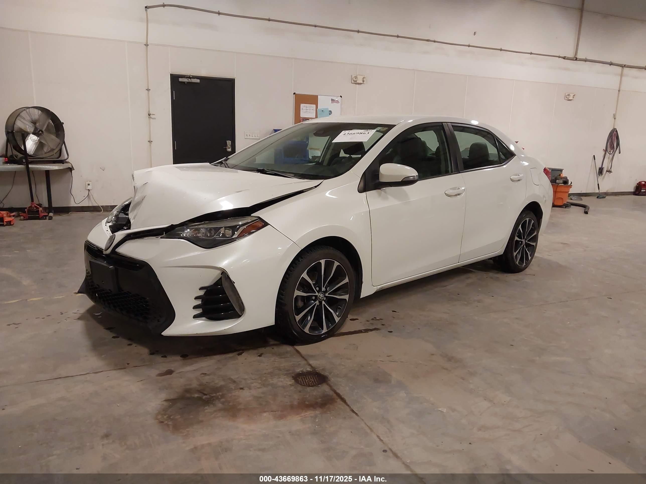 TOYOTA COROLLA image 2