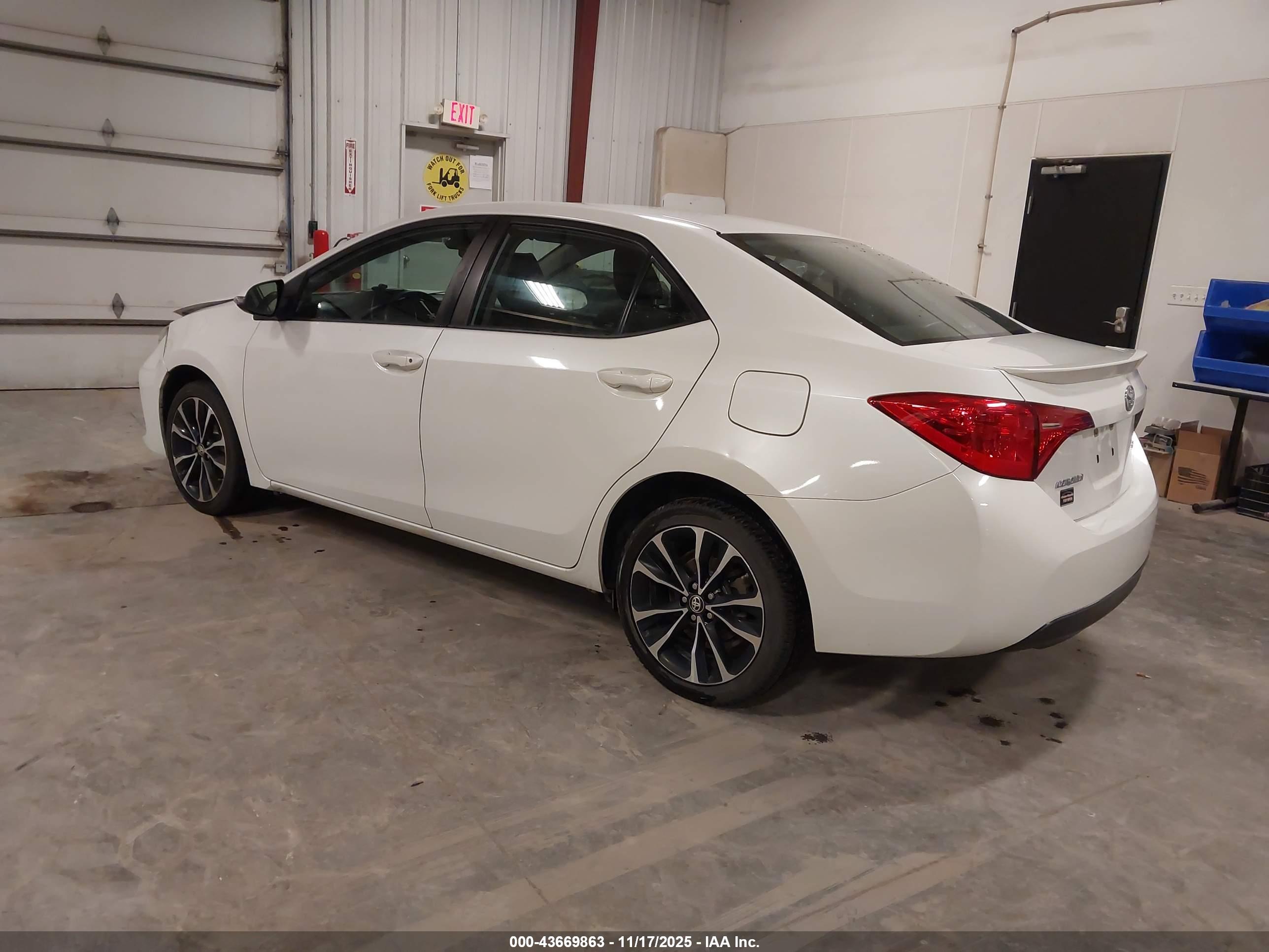 TOYOTA COROLLA image 3