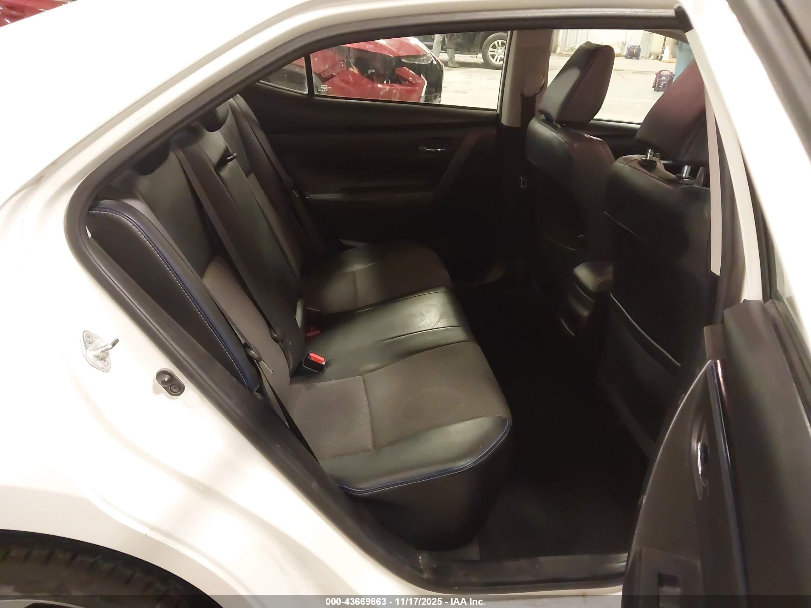 TOYOTA COROLLA image 8