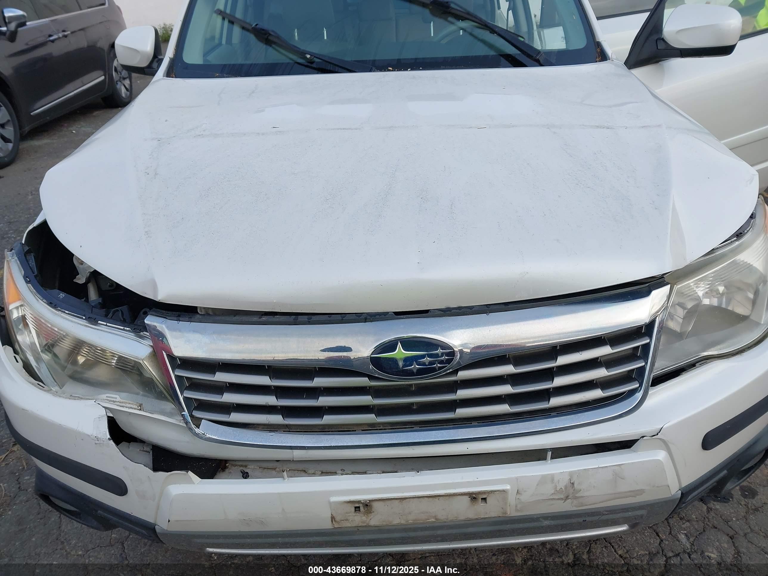 SUBARU FORESTER image 6