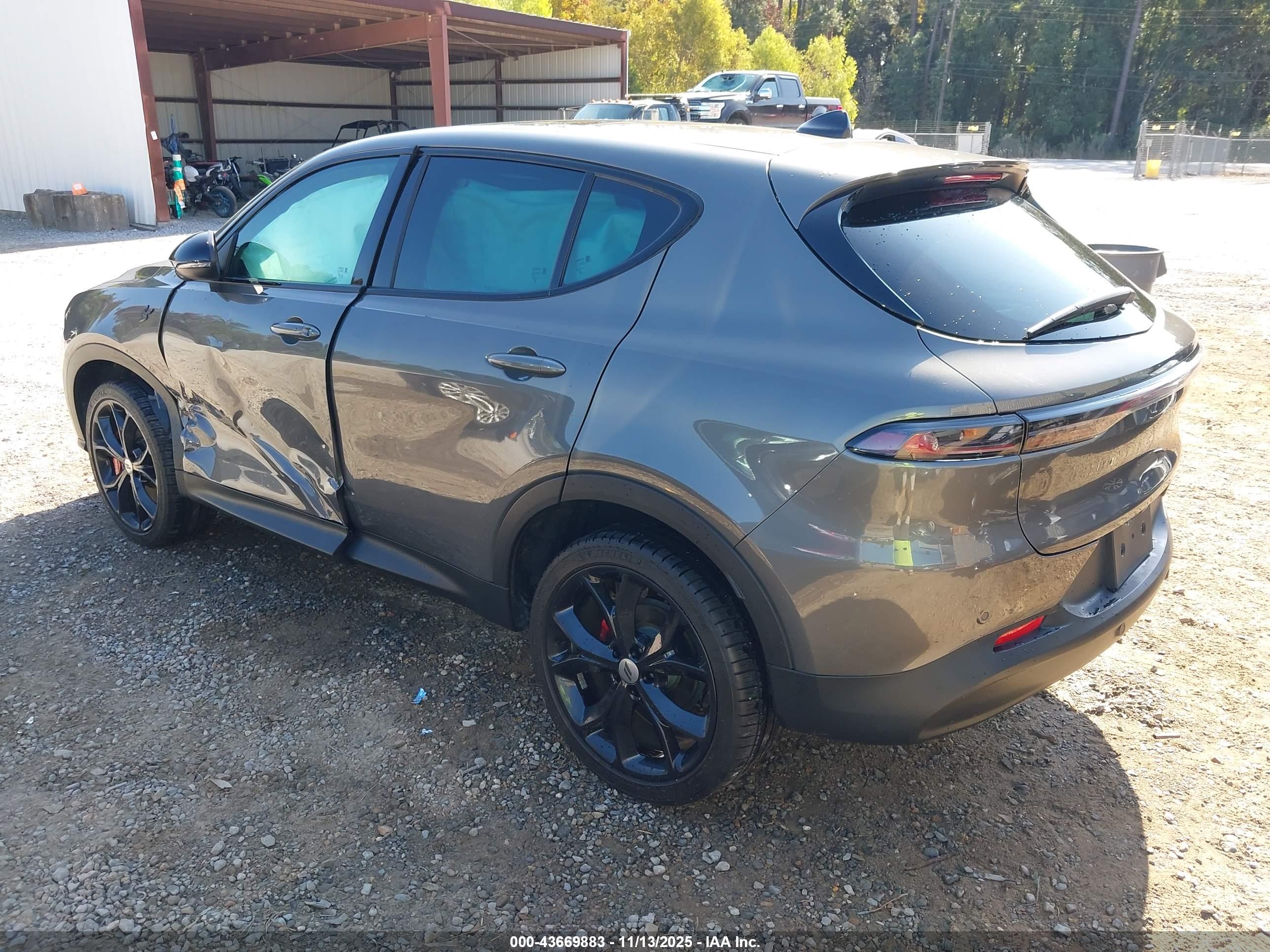 DODGE HORNET image 3