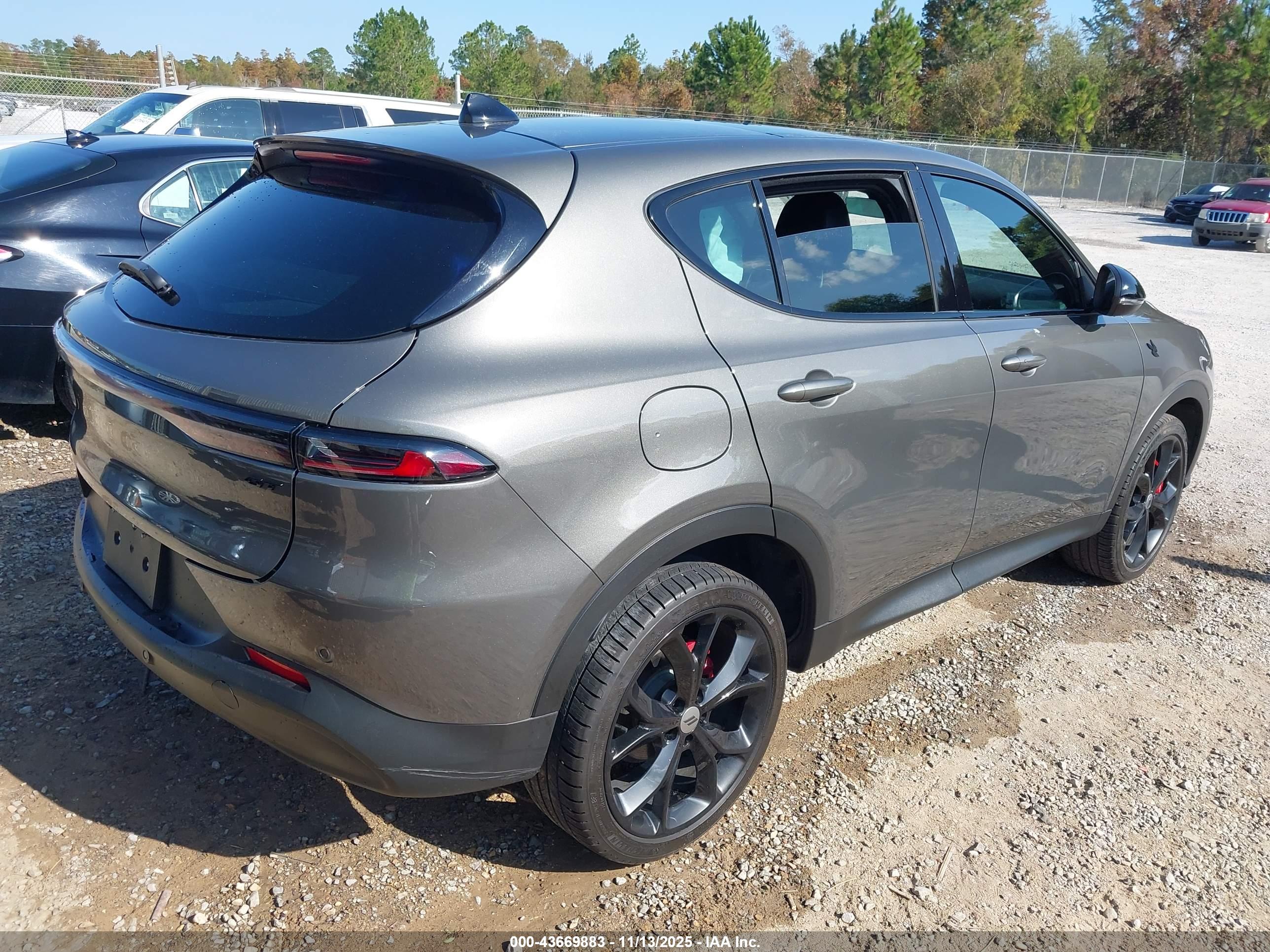 DODGE HORNET image 4