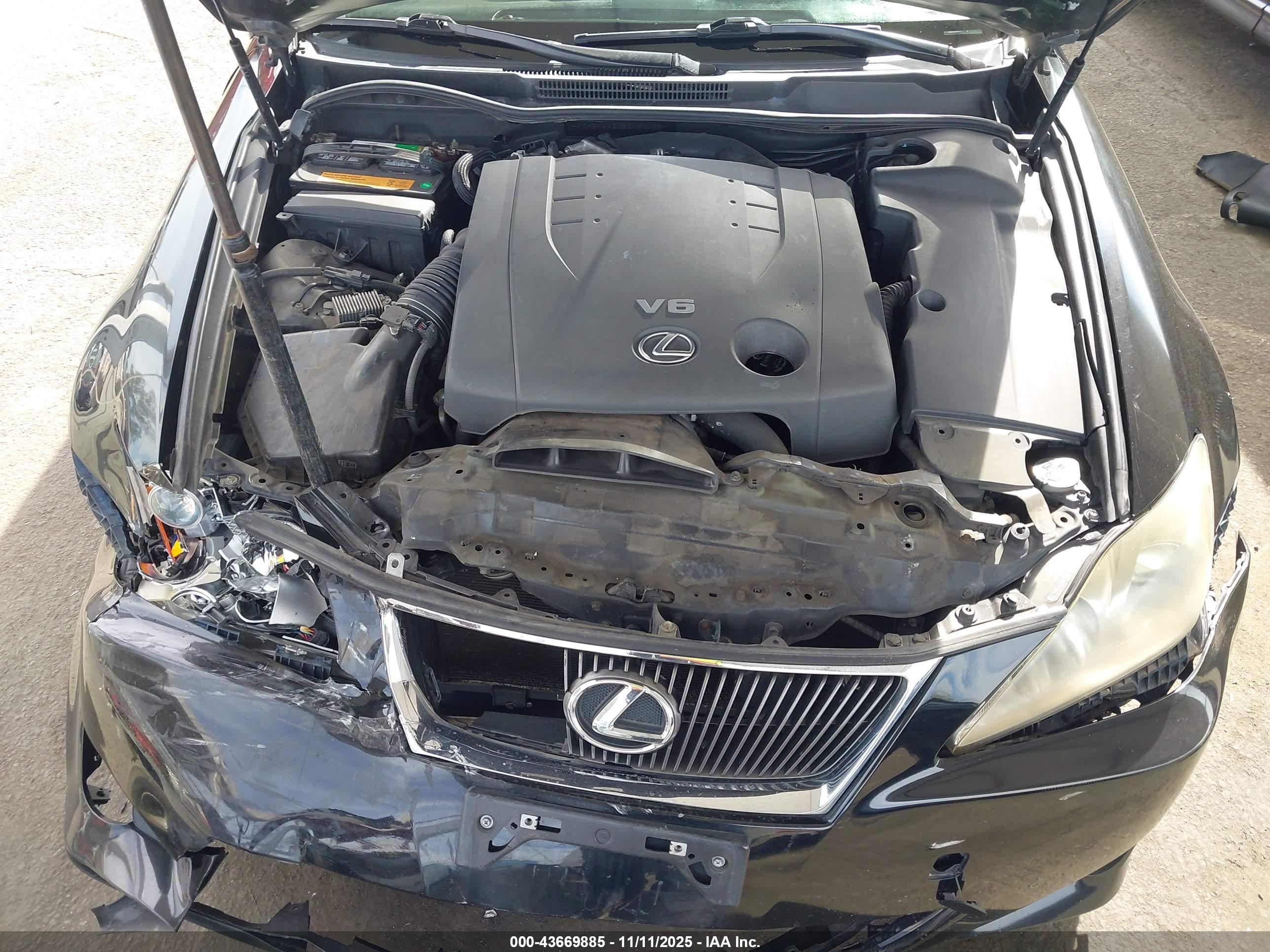 LEXUS IS image 10