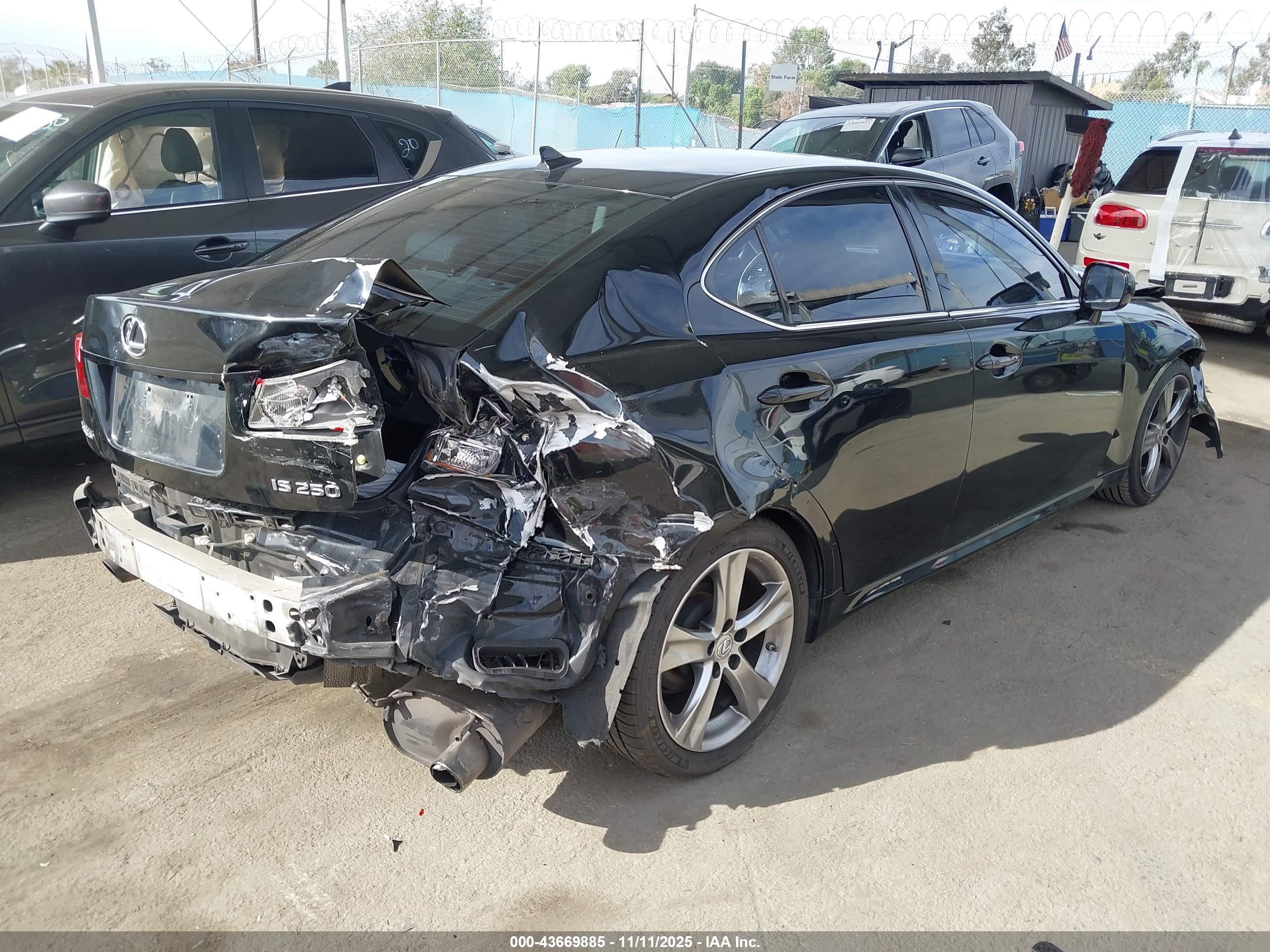 LEXUS IS image 4
