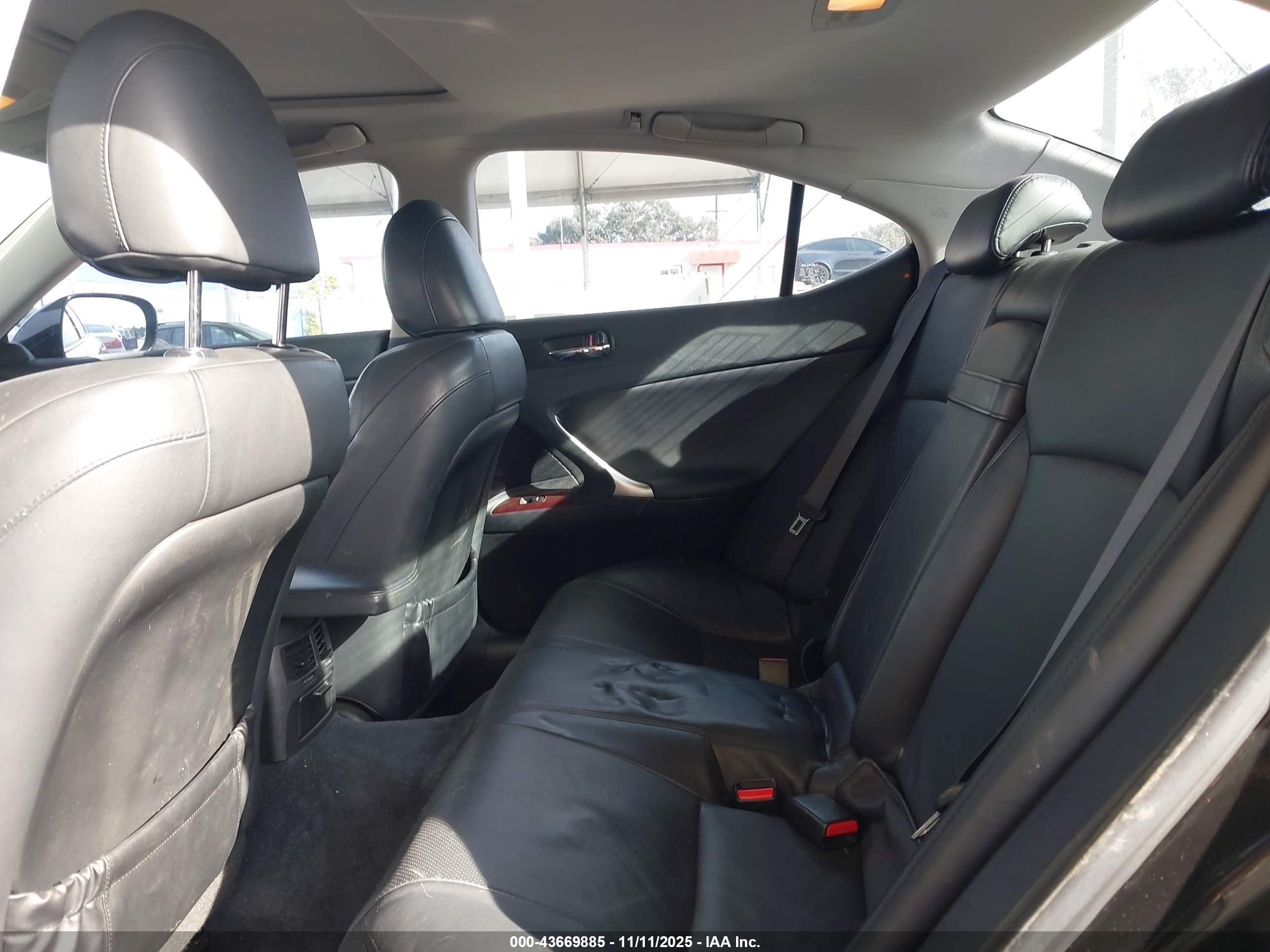 LEXUS IS image 8