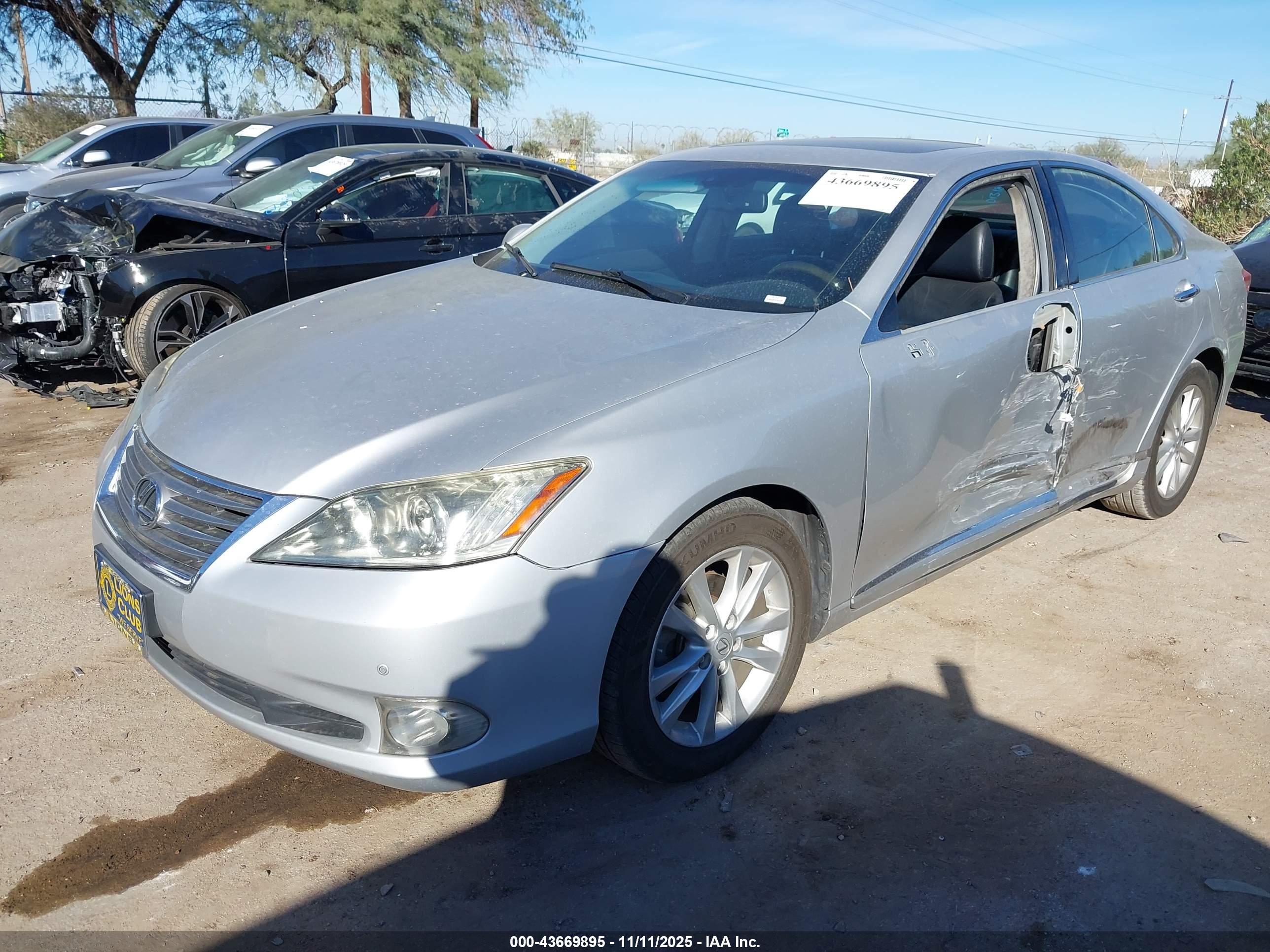 LEXUS ES image 2