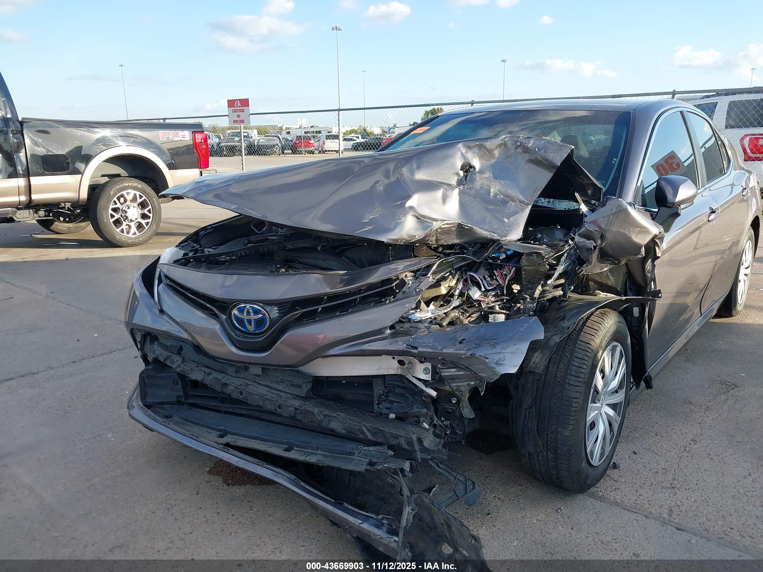 TOYOTA CAMRY image 6