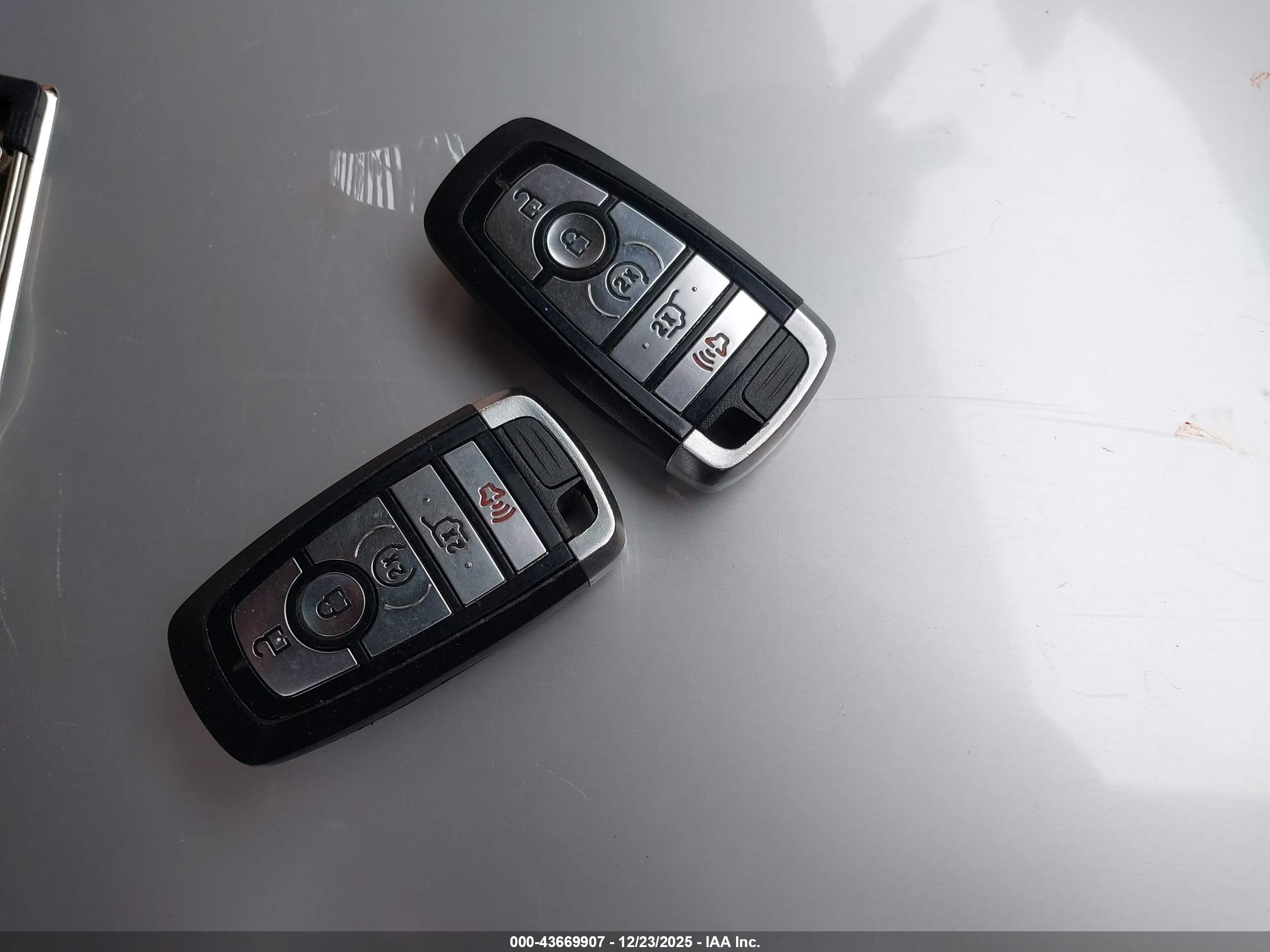 FORD ESCAPE image 11