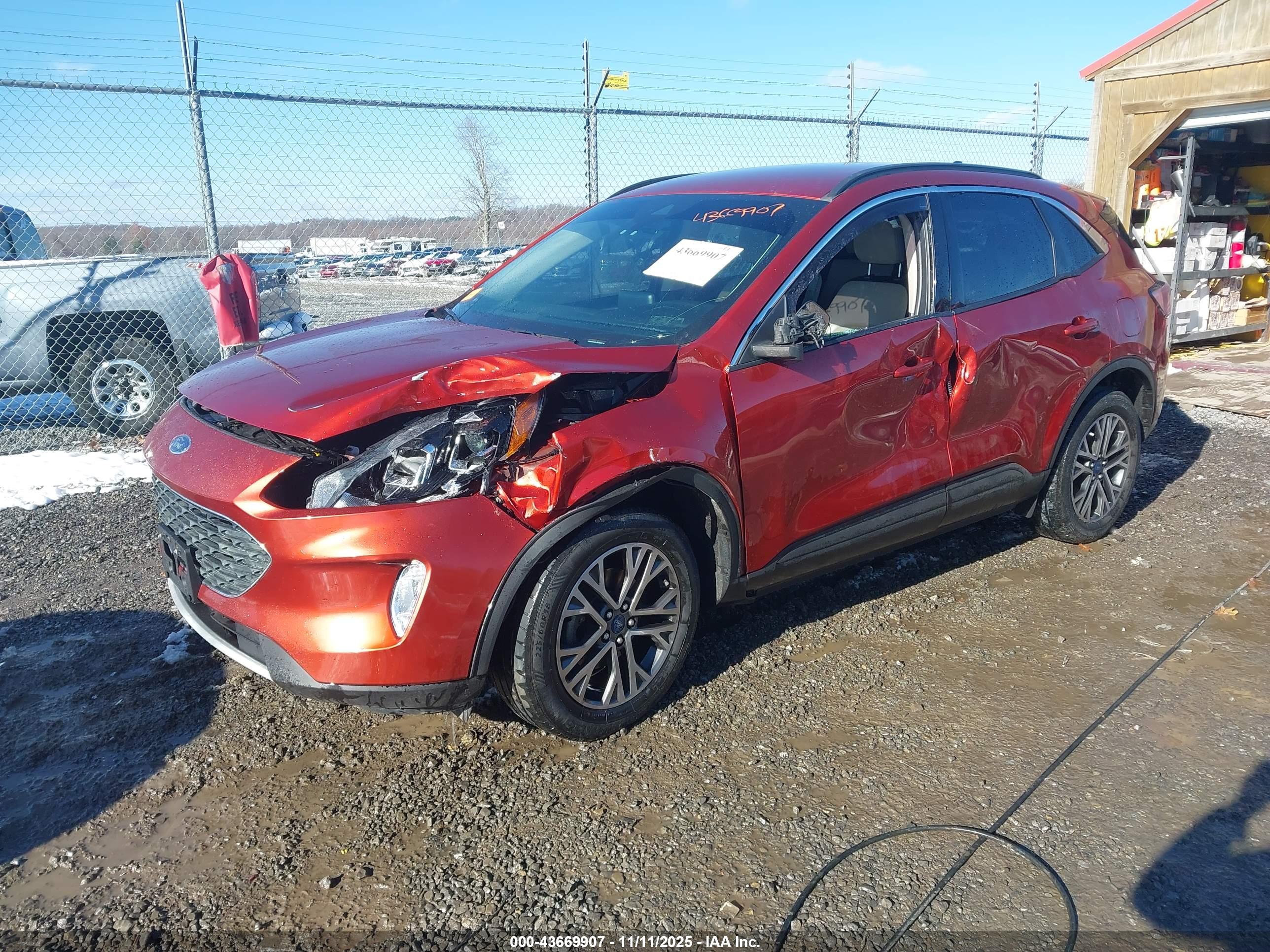 FORD ESCAPE image 2