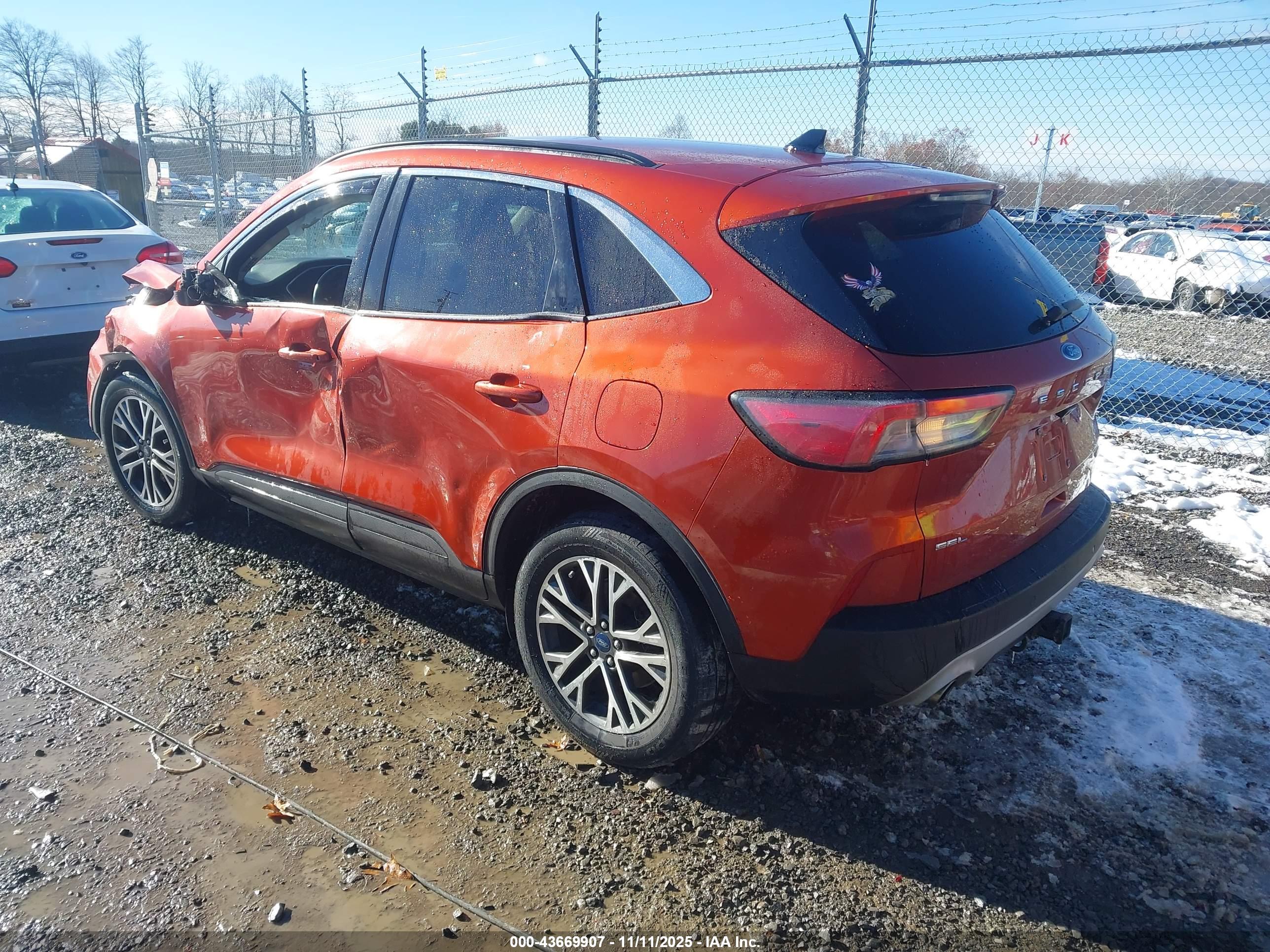 FORD ESCAPE image 3