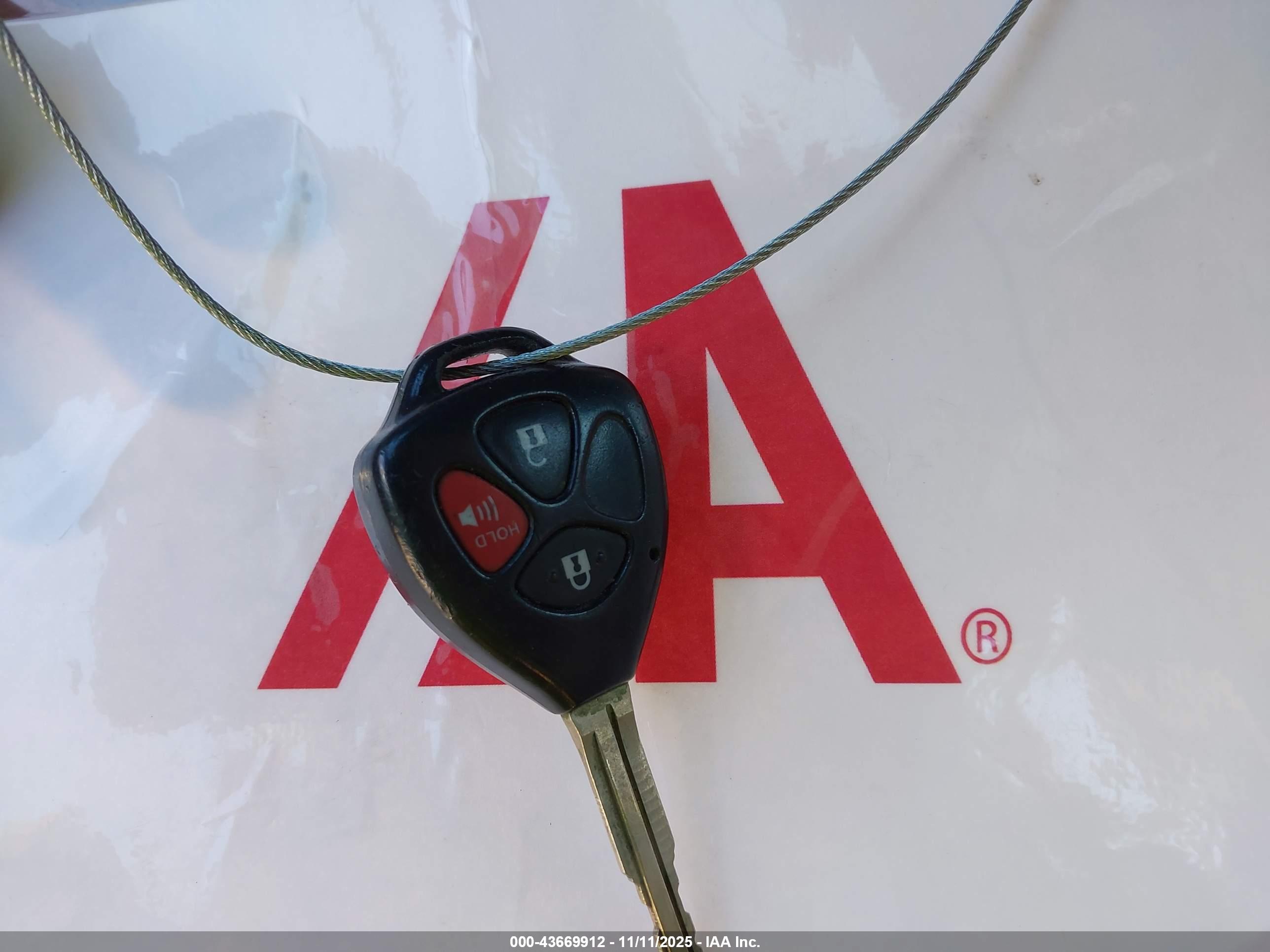 TOYOTA RAV4 image 11