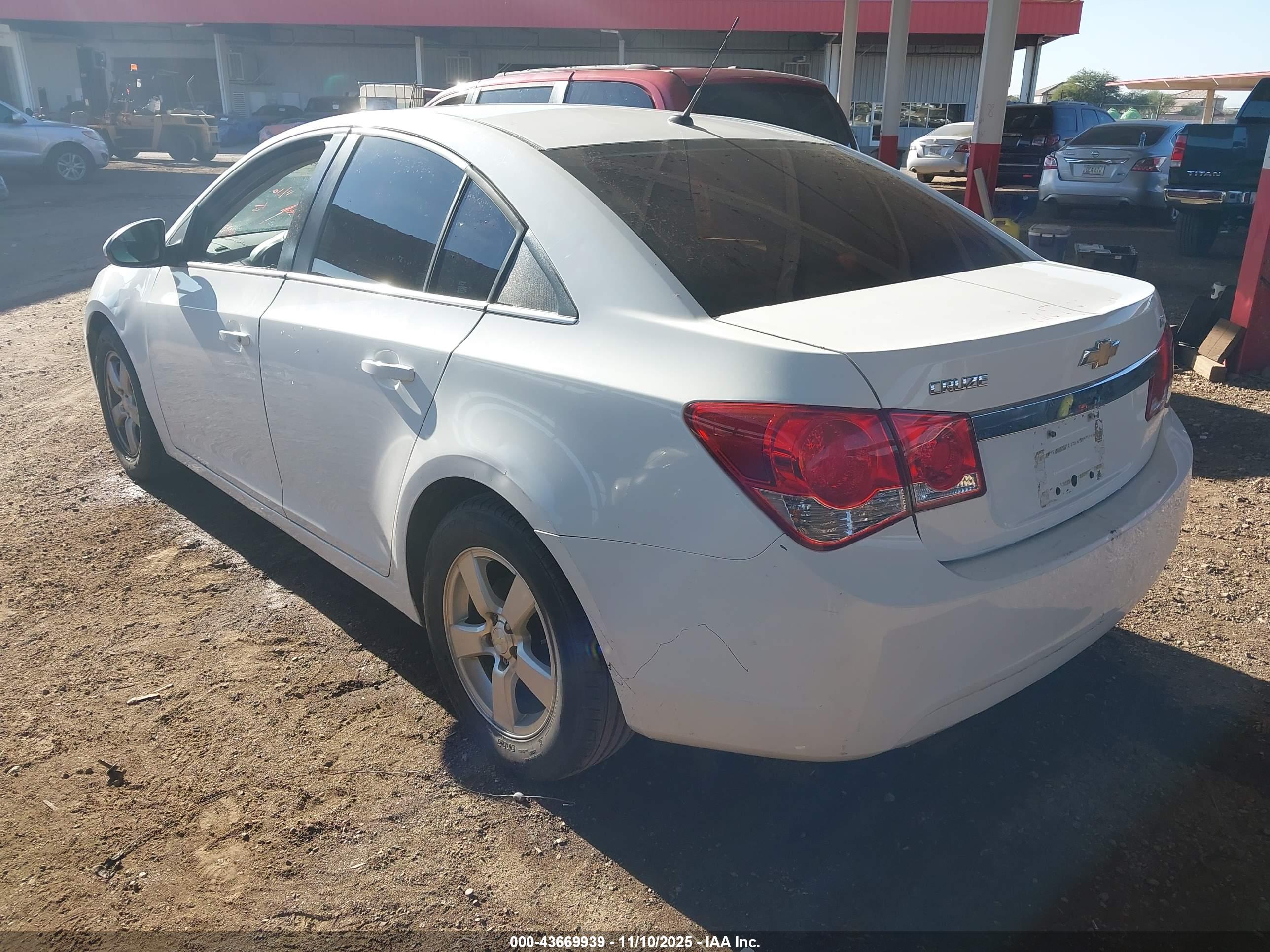 CHEVROLET CRUZE image 3