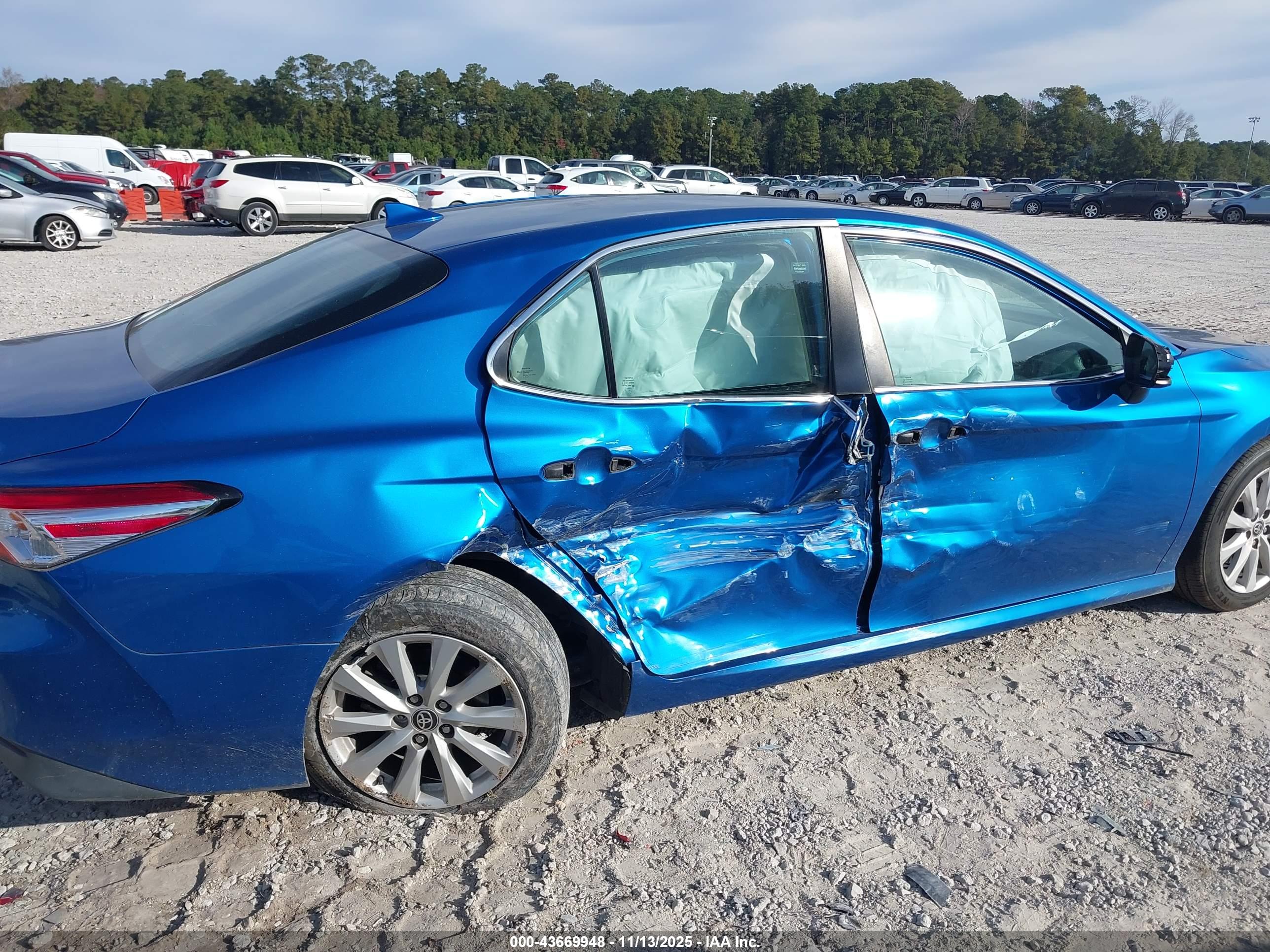 TOYOTA CAMRY image 6