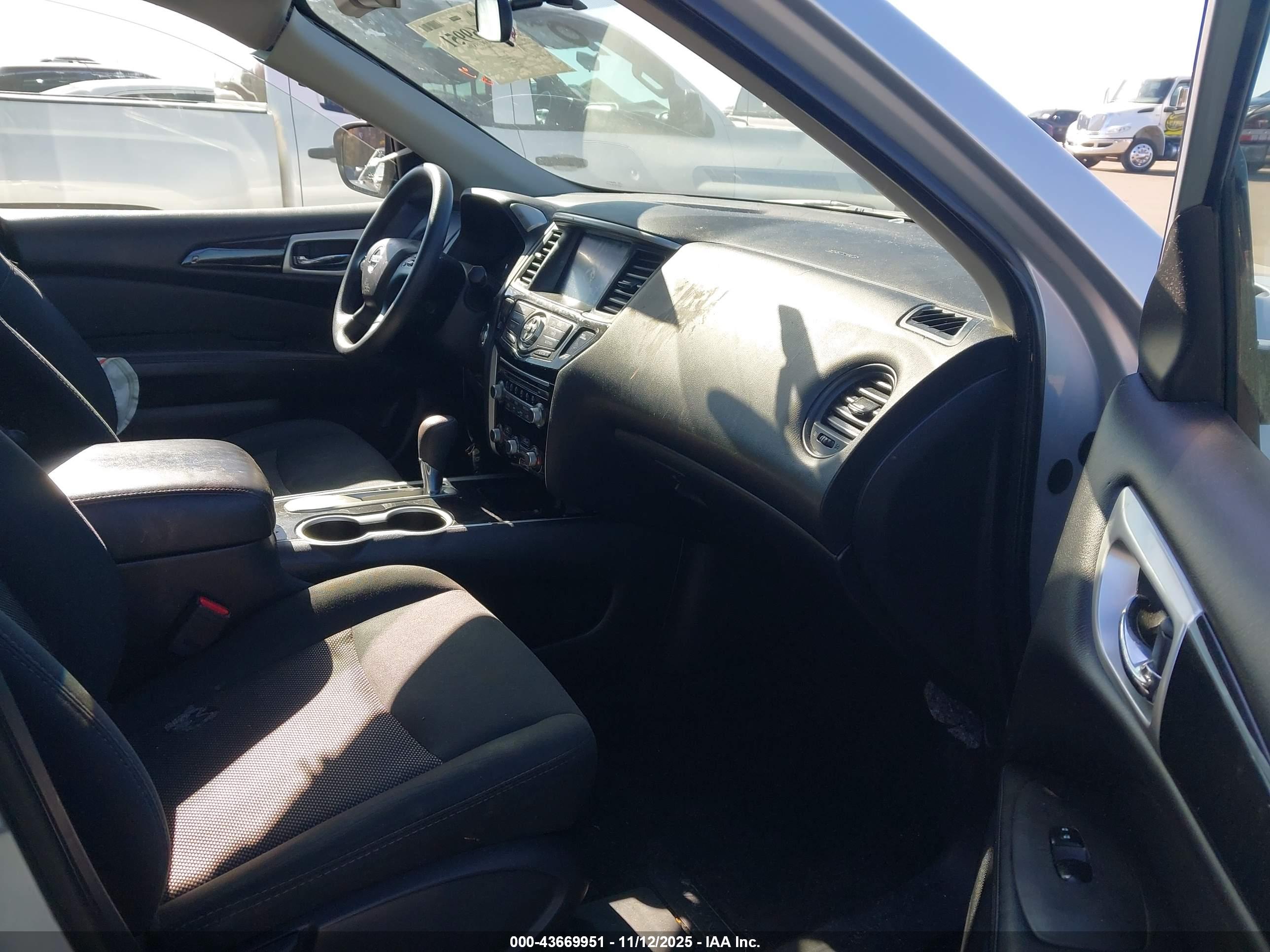 NISSAN PATHFINDER image 5