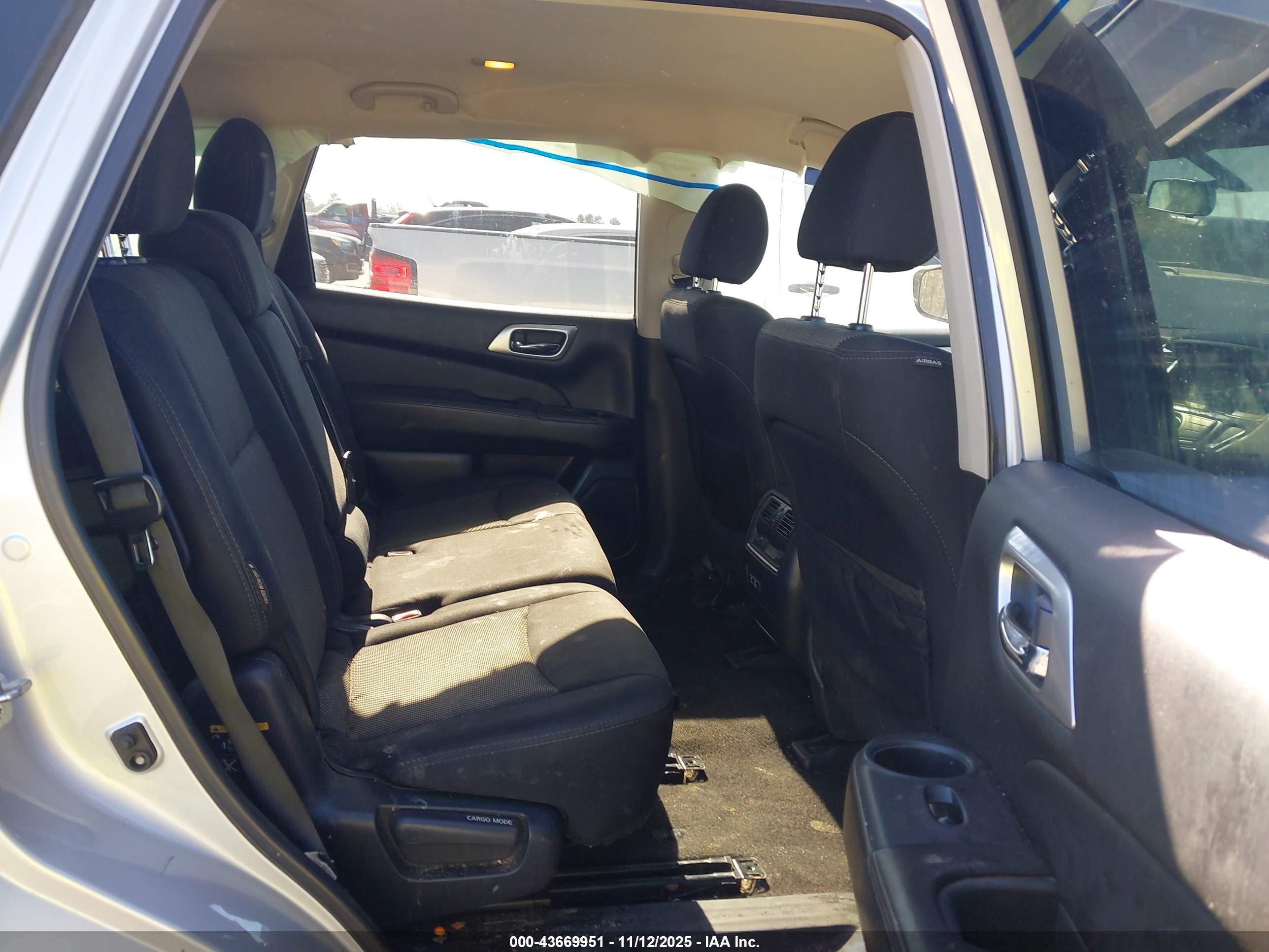 NISSAN PATHFINDER image 8
