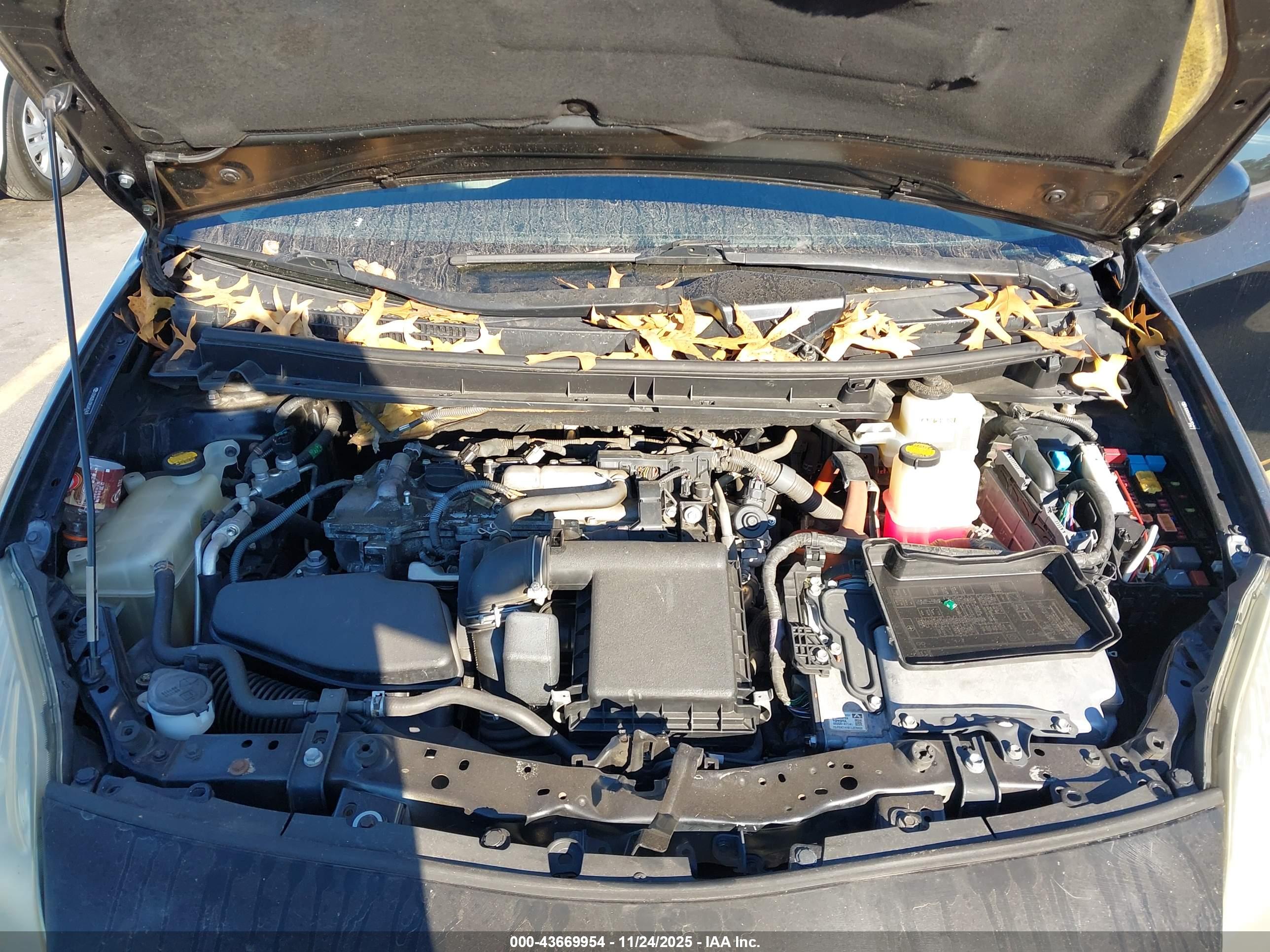 TOYOTA PRIUS image 10